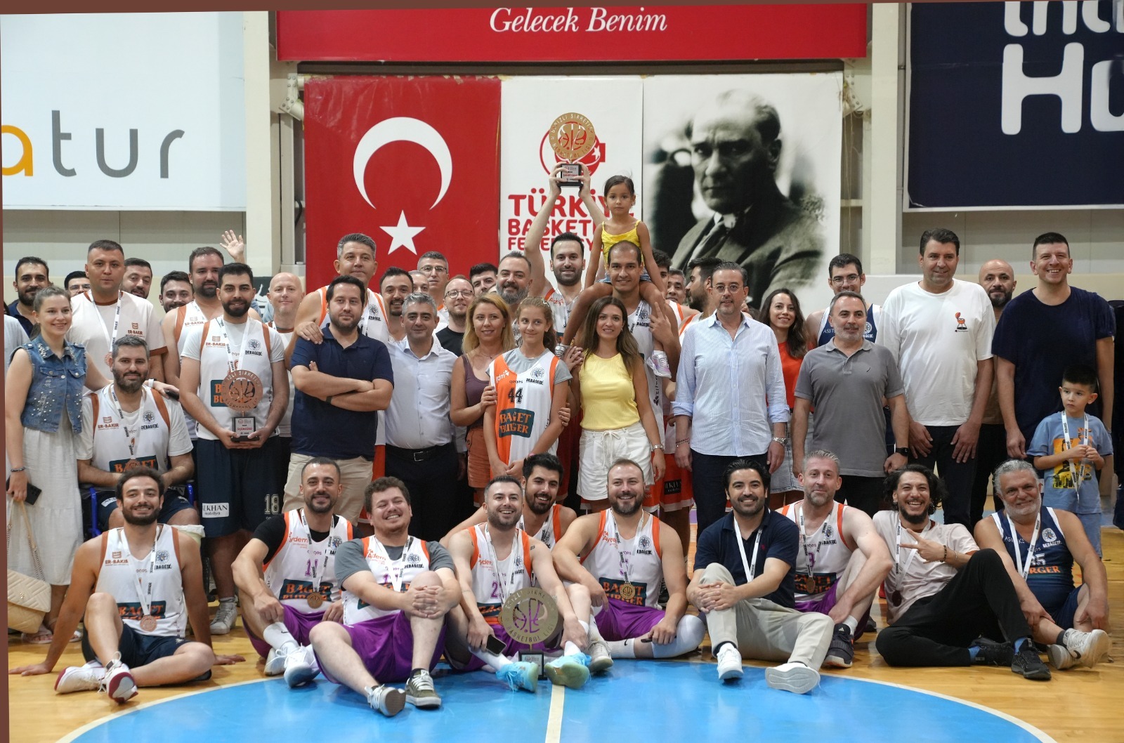 Deni̇zli̇ Şi̇rketler Basketbol Li̇gi̇ 2025 Sezonu Şampi̇yonu Belli̇ Oldu (1)