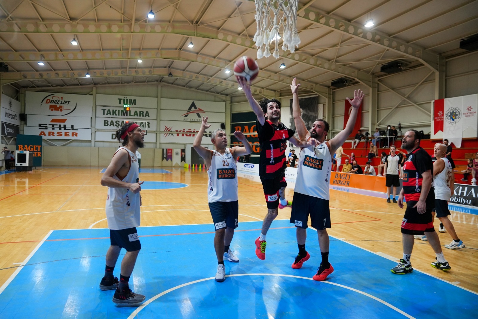 Deni̇zli̇ Şi̇rketler Basketbol Li̇gi̇ 2025 Sezonu Şampi̇yonu Belli̇ Oldu (6)