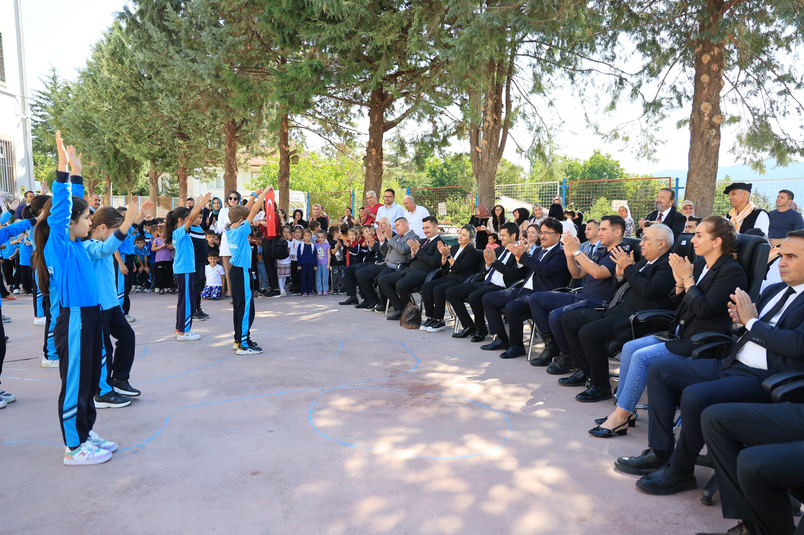 Çameli̇’nde 2025 2026 Eği̇ti̇m Öğreti̇m Yili Coşkuyla Başladi (5)