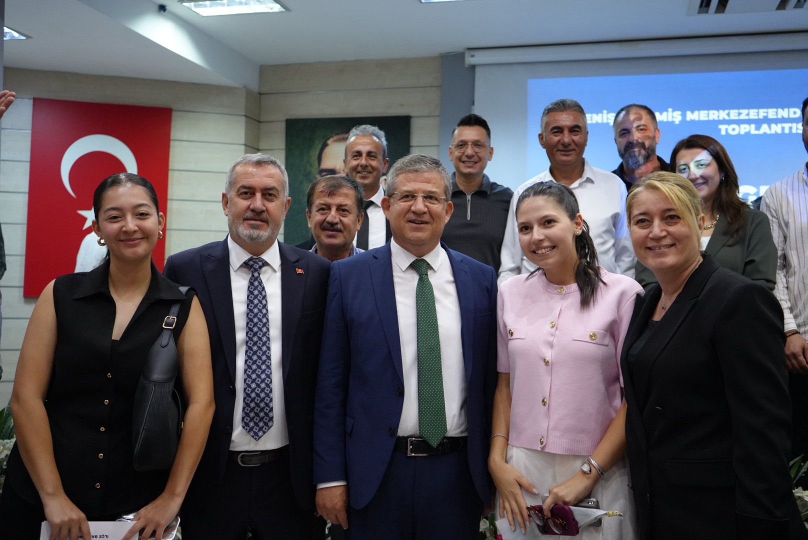 Canbaz “Merkezefendi̇’de Daha Güçlü Teşki̇lat İçi̇n Çalişacağiz” (3)