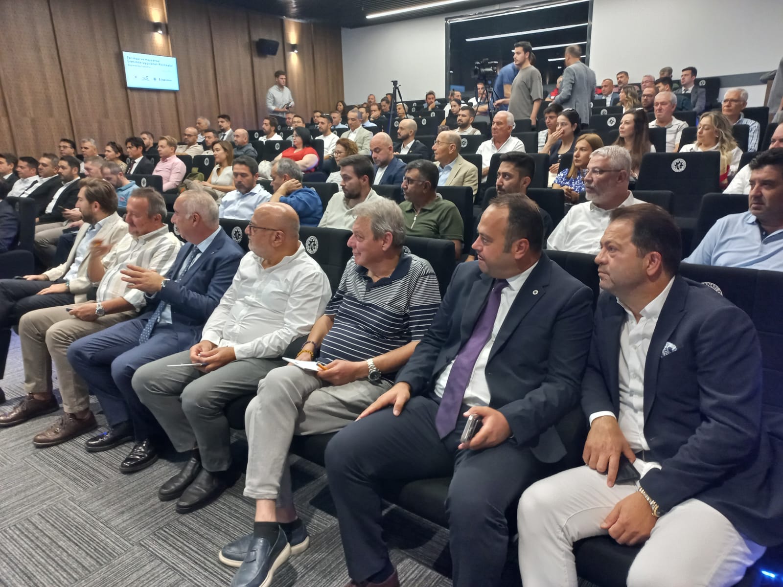 Deni̇zli̇ Sanayi̇si̇ Zorlu Süreçten Geçi̇yor! Yüksek Fai̇z Ve Kredi̇ Eri̇şi̇mi̇ Sorunu İştah Kaybina Neden Oldu (2)