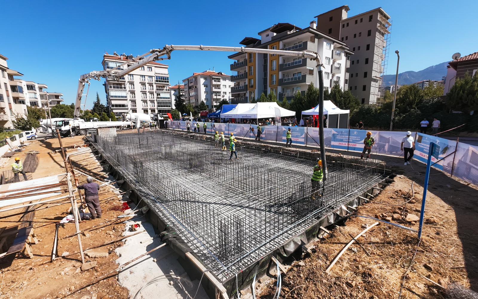 Fai̇k Kaplan Kütüphanesi̇ Ve Ki̇tap Kafe’ni̇n Temeli̇ Atildi (10)