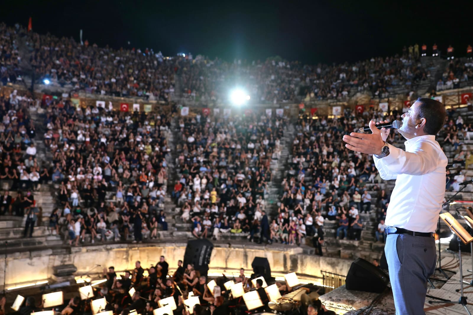 Hierapolis Antik Kenti Tarihi Konserle On Binleri Ağırladı (7)