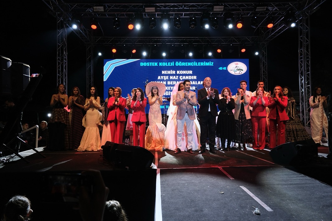 Babafest’i̇n İki̇nci̇ Gününde Muhteşem Gece! Tari̇h Ve Müzi̇k Bi̇r Arada! (2)