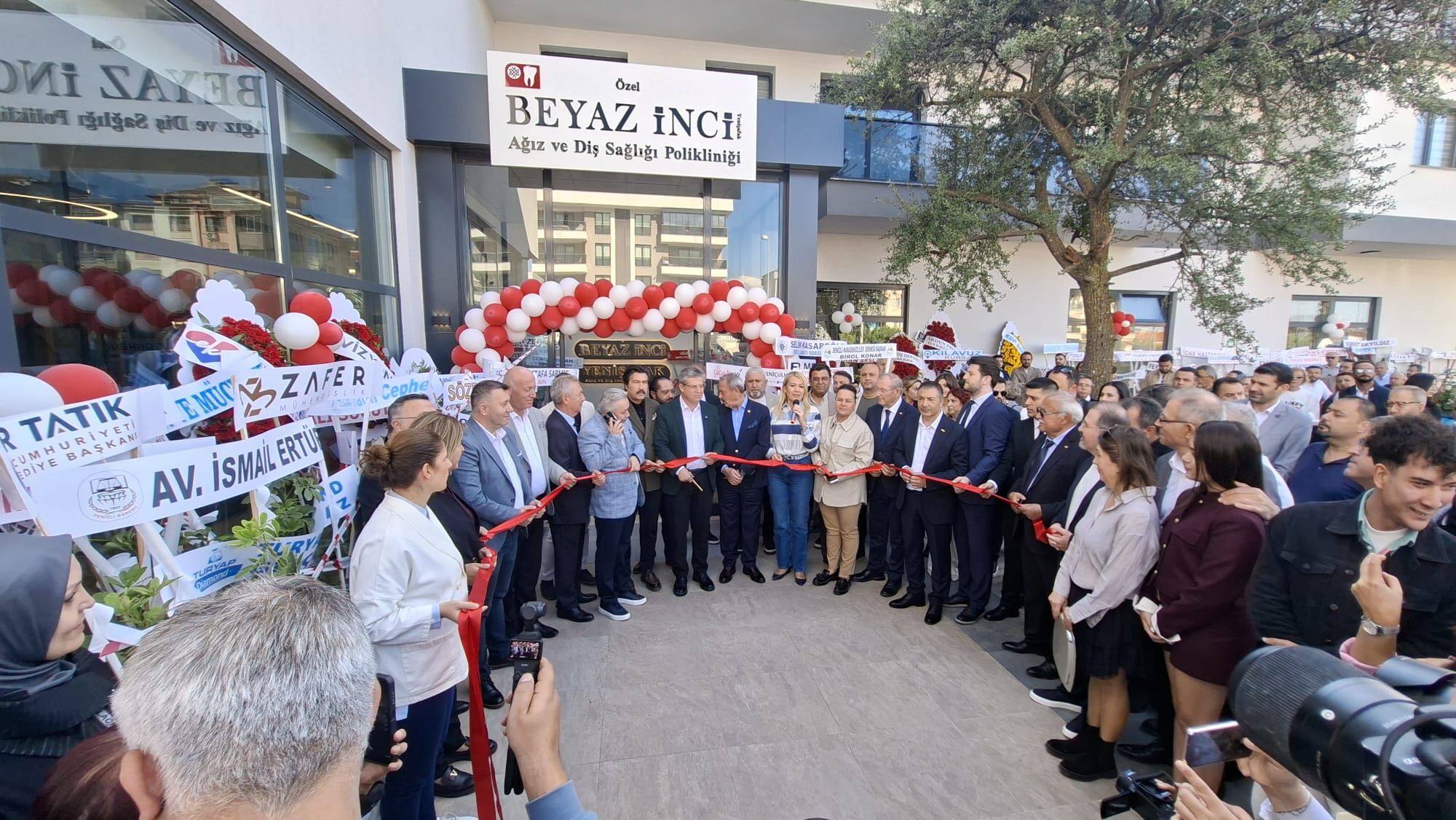 Beyaz İnci̇ Ağiz Ve Di̇ş Sağliği Merkezi̇’nden 4. Şube Açilişi “Deni̇zli̇’ye Değer Katan Yeni̇ Yatirim” (6)