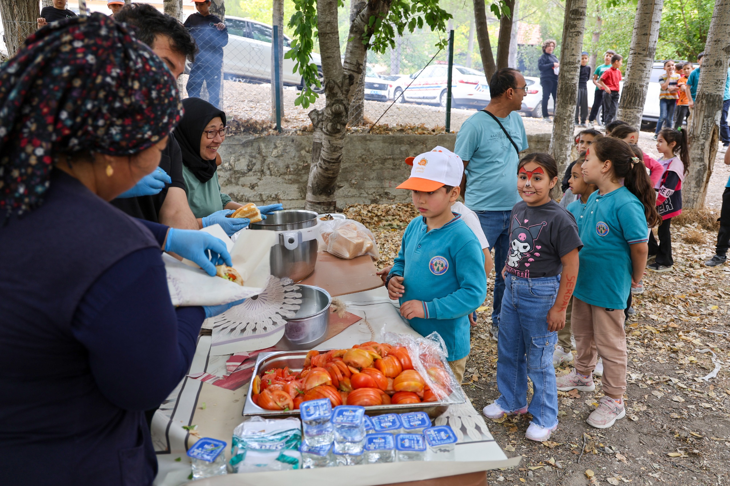 Çameli̇’de “Ci̇ttaslow Sunday” Etki̇nli̇ği̇! Mi̇ni̇k Eller Doğa İçi̇n Buluştu (2)