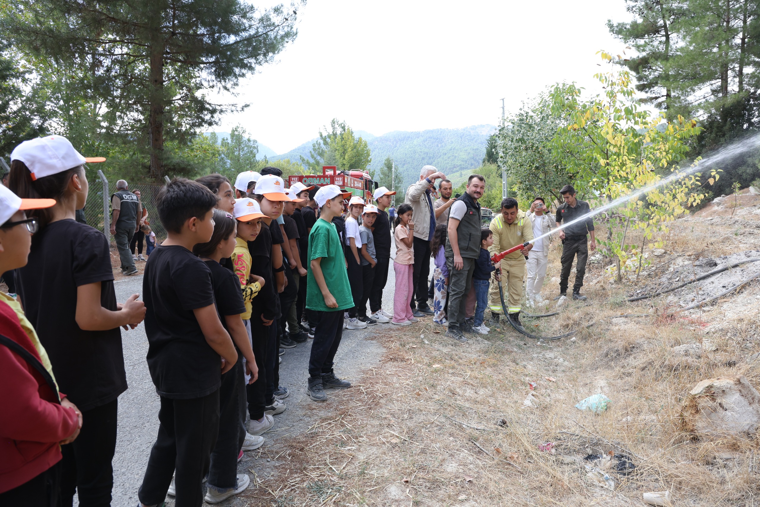 Çameli̇’de “Ci̇ttaslow Sunday” Etki̇nli̇ği̇! Mi̇ni̇k Eller Doğa İçi̇n Buluştu (5)