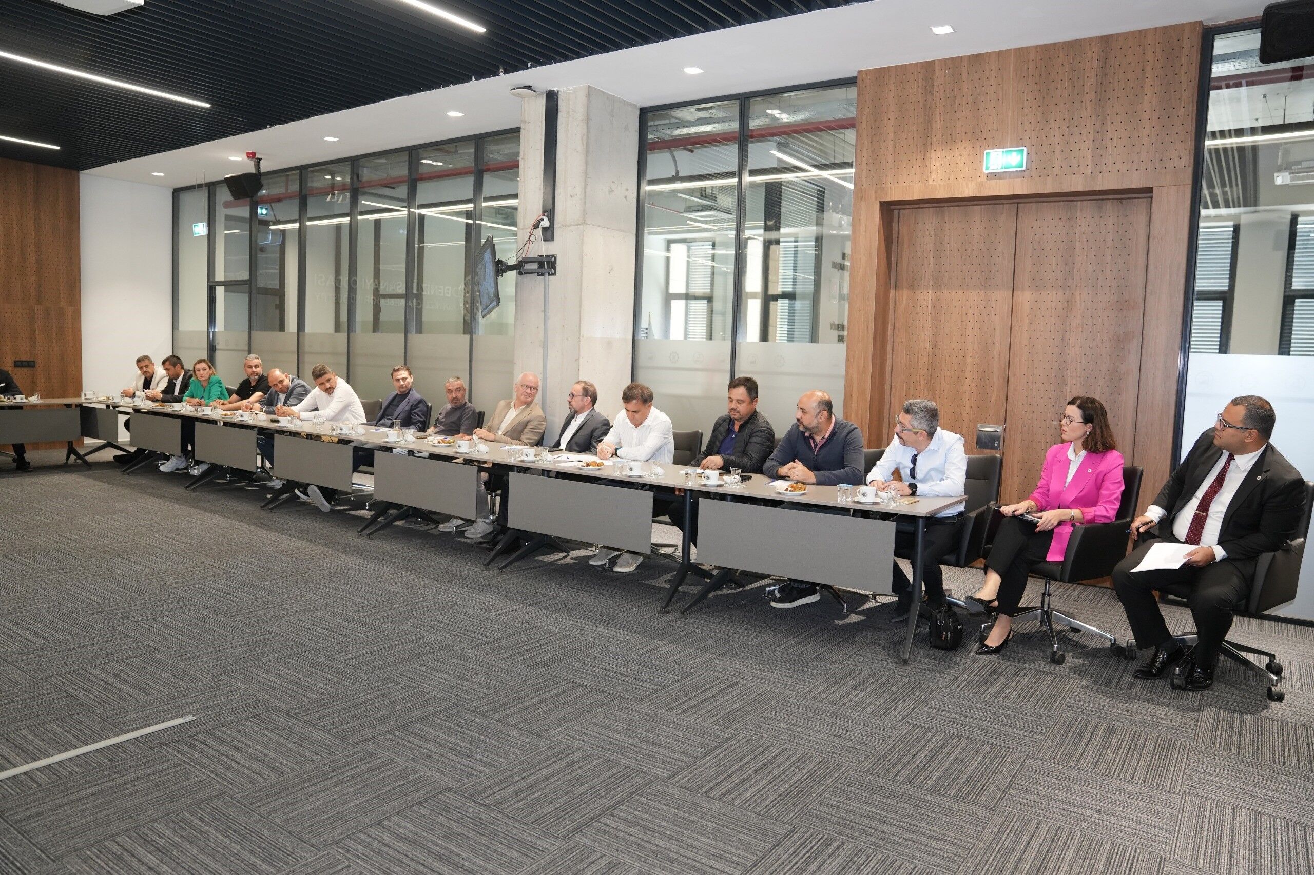 Dso Sanayi̇ Yöneti̇şi̇m Masasi 'Pinarkent' Gündemi̇yle Toplandi (2)