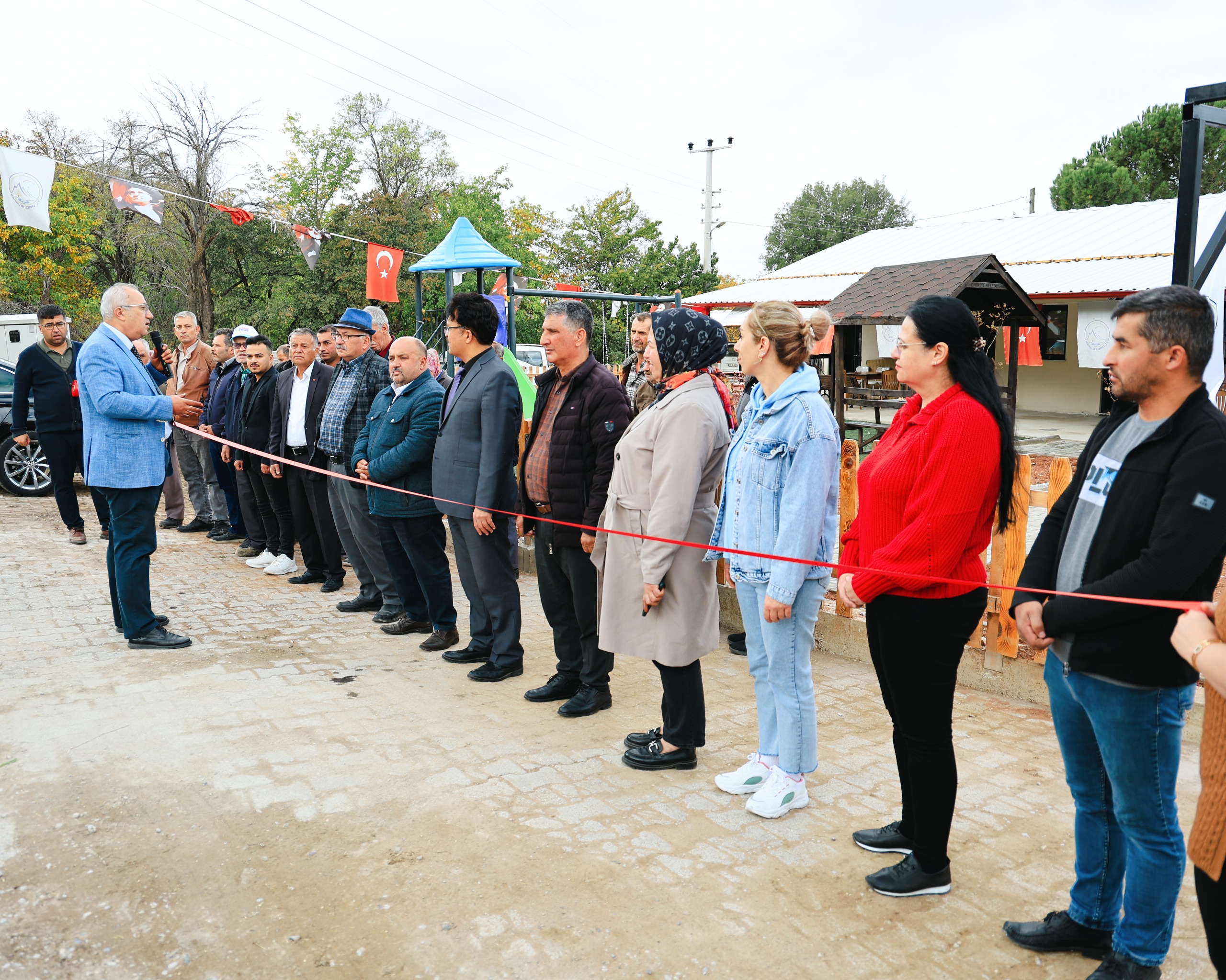 Kizilyaka Mahallesi̇ Sosyal Yaşam Merkezi̇ Hi̇zmete Açildi (1)
