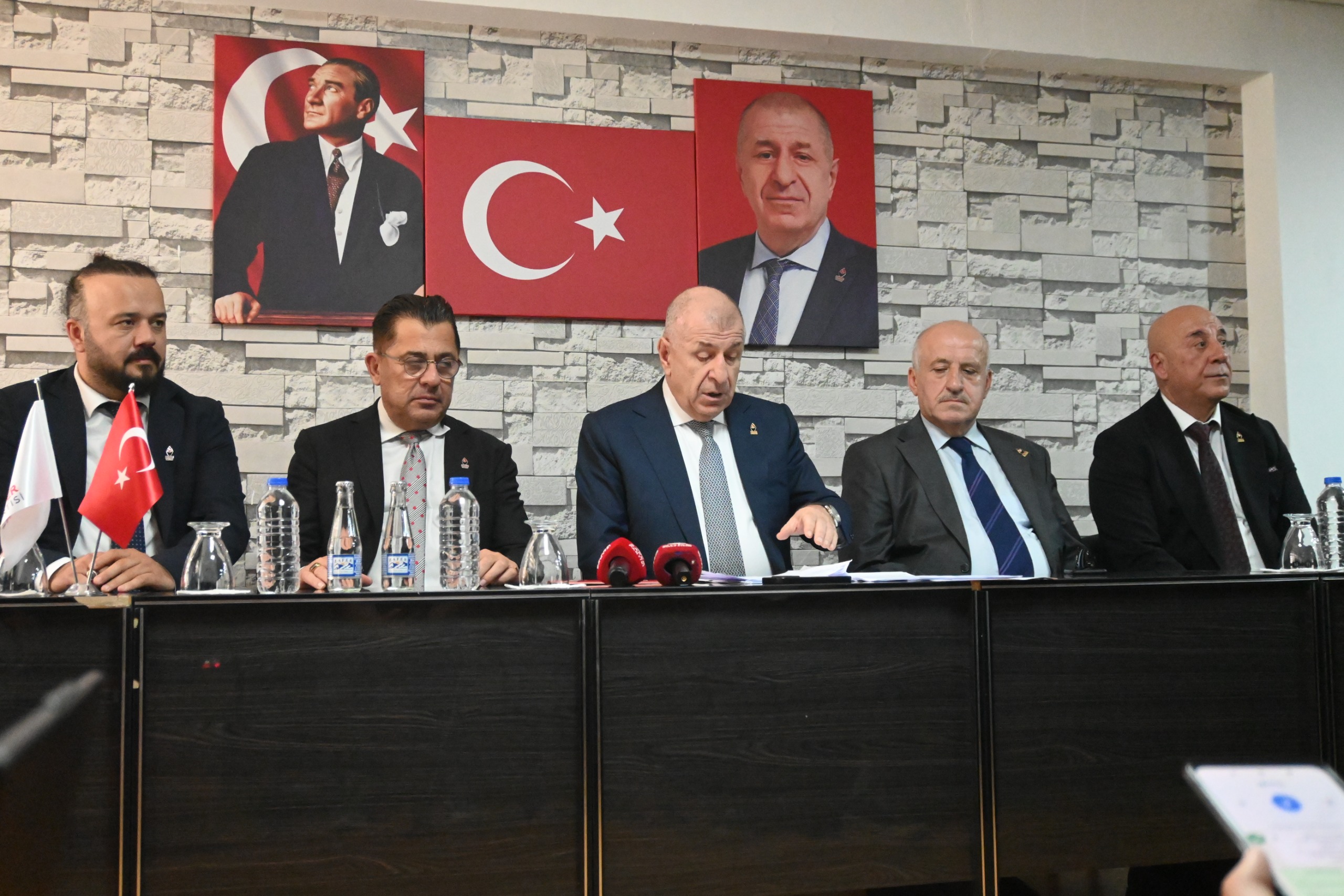 Ümit Özdağ Basın Açıklaması 18.10.2025 (2) 141544228