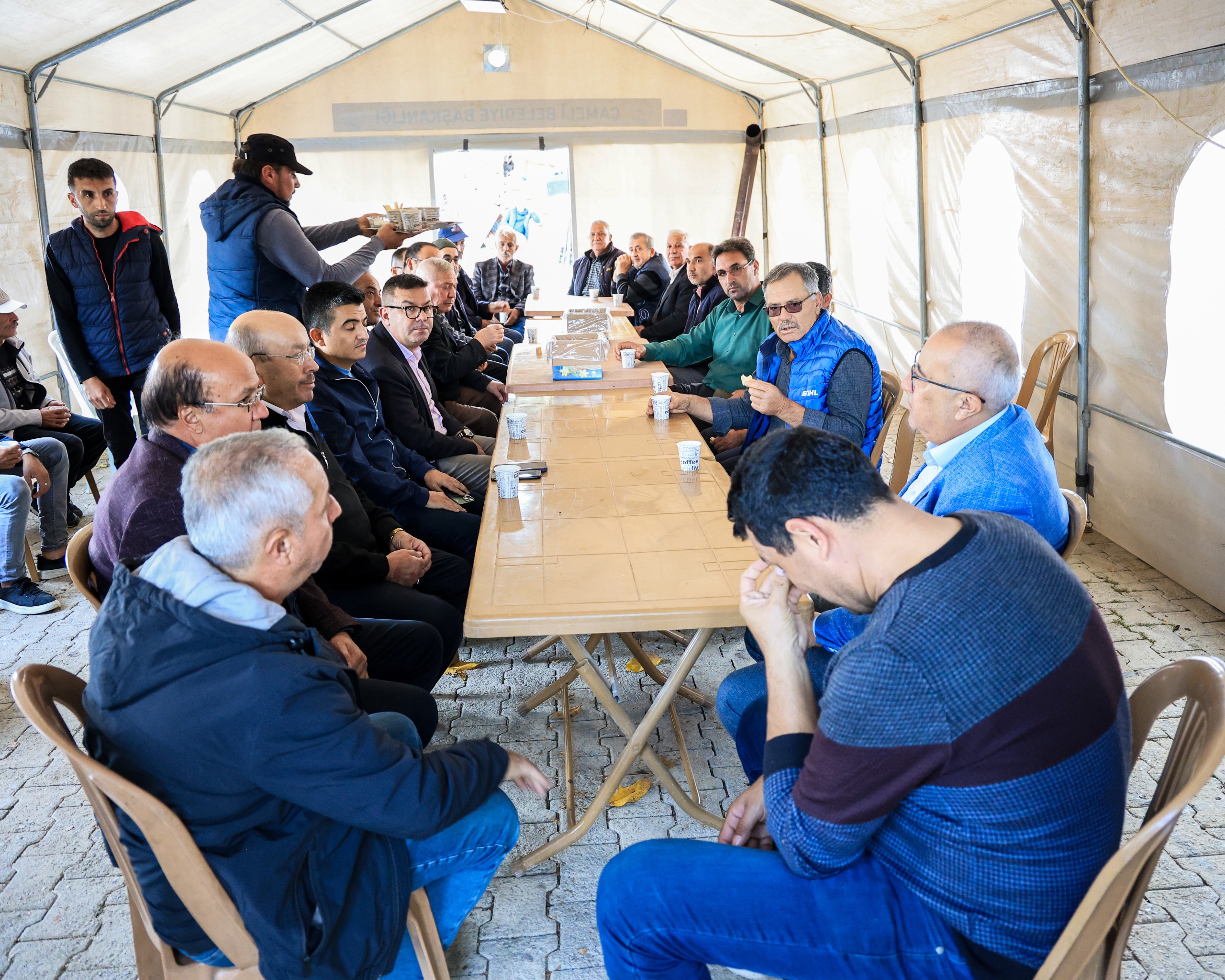 Arslan, Mahalli̇ Sanatçi Cemi̇l Çağdaş’in Cenaze Töreni̇ne Katildi (2)