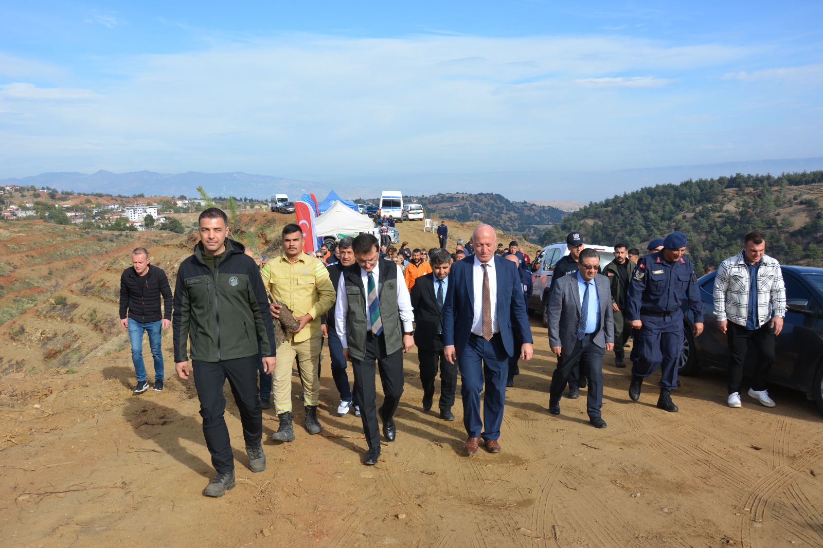 Babadağ’da Geleceğe Nefes! Fi̇danlar Toprakla, Umutlar Gelecekle Buluştu (1)