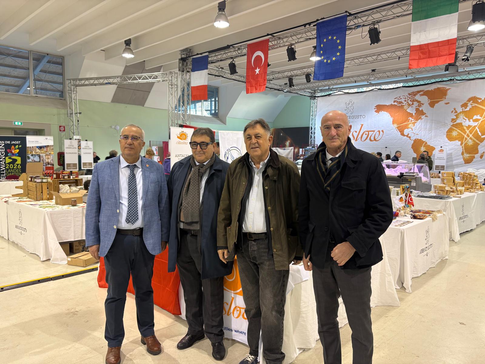 Çameli̇, Ci̇ttaslow Etki̇nli̇ği̇nde Uluslararasi Sahneye Çikti (2)