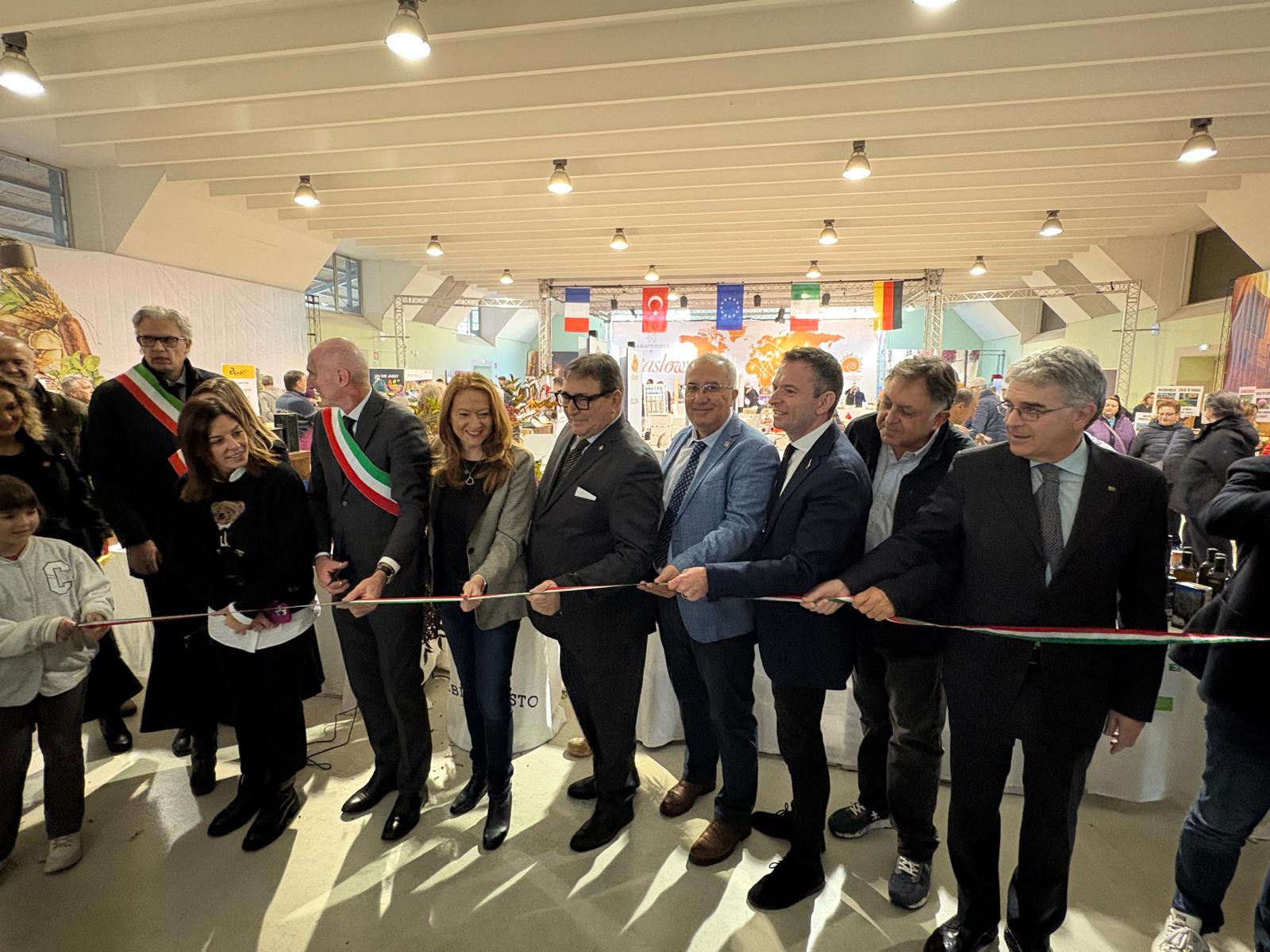 Çameli̇, Ci̇ttaslow Etki̇nli̇ği̇nde Uluslararasi Sahneye Çikti (5)