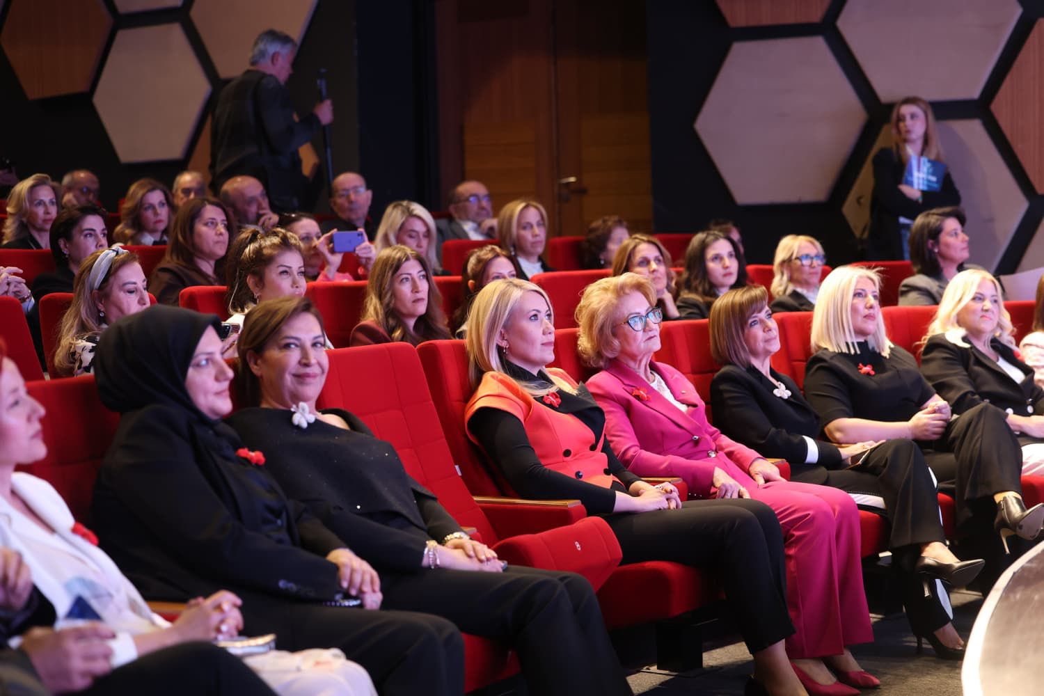 Deni̇zli̇’ni̇n Gücü Kadinlar Zi̇rvesi̇ Merkezefendi̇’de Gerçekleşti̇ (13)