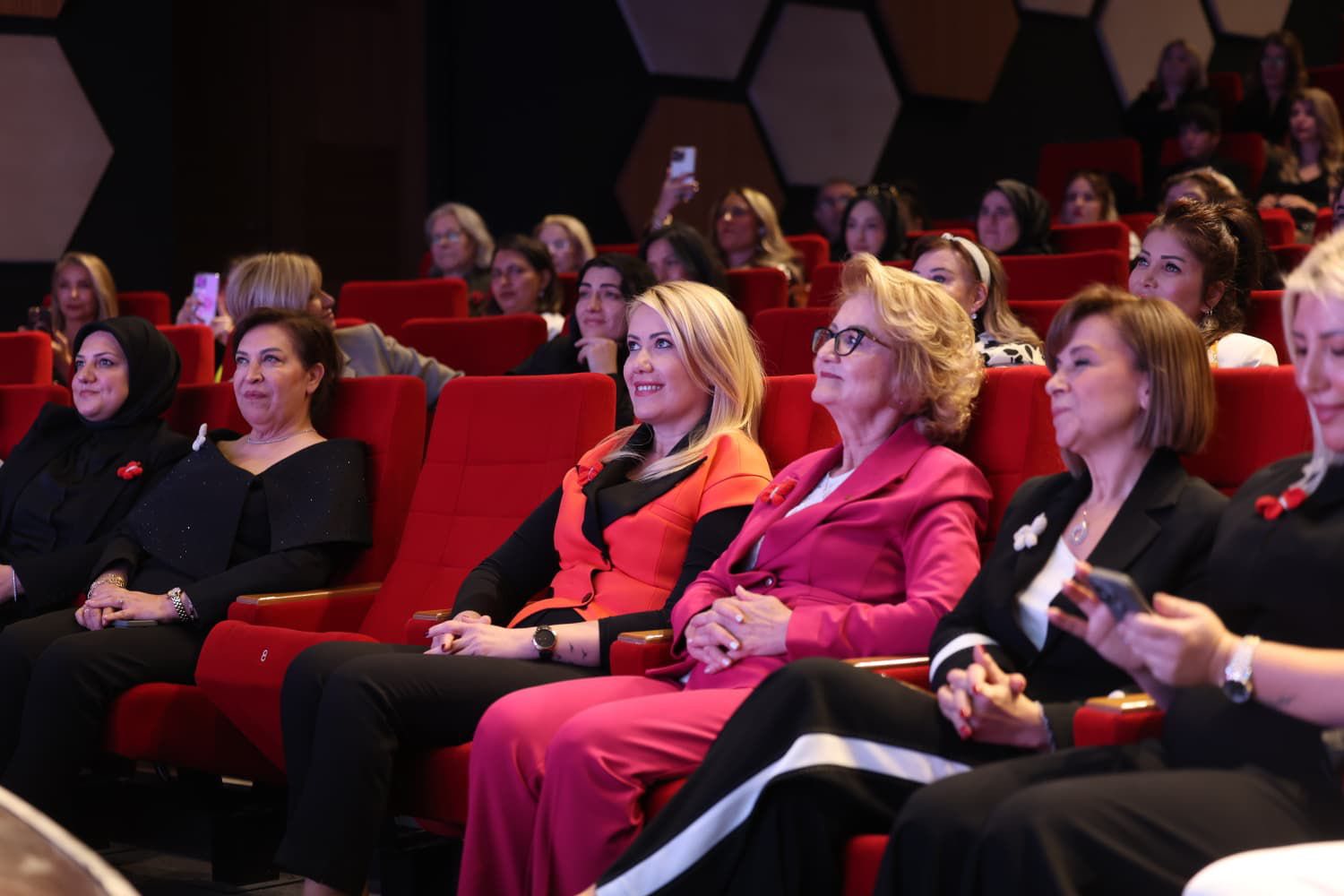 Deni̇zli̇’ni̇n Gücü Kadinlar Zi̇rvesi̇ Merkezefendi̇’de Gerçekleşti̇ (8)