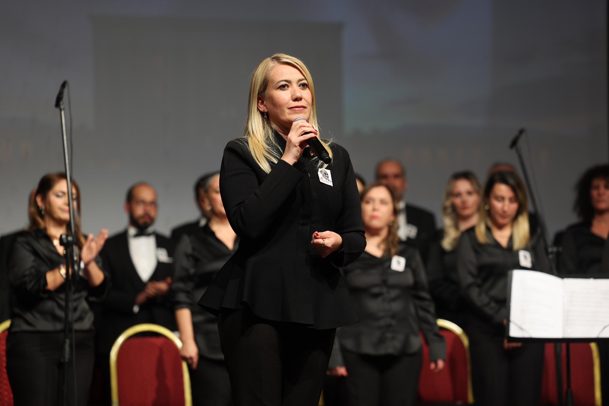 Merkezefendi̇’de Atatürk’ü Anma Konseri̇ Ayakta Alkişlandi (11)