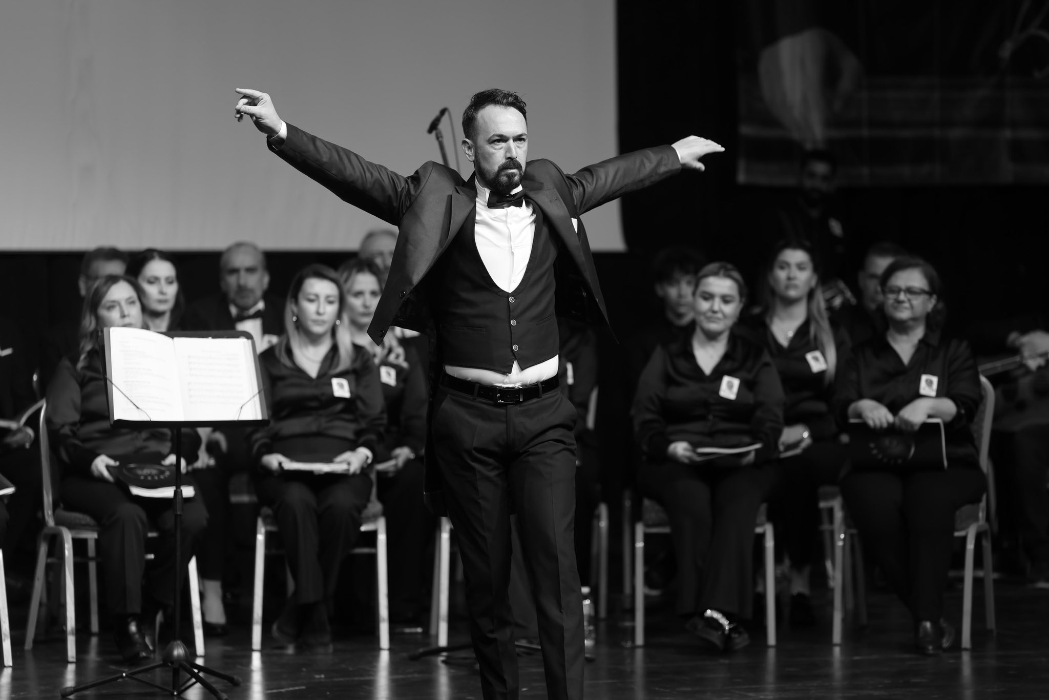 Merkezefendi̇’de Atatürk’ü Anma Konseri̇ Ayakta Alkişlandi (16)