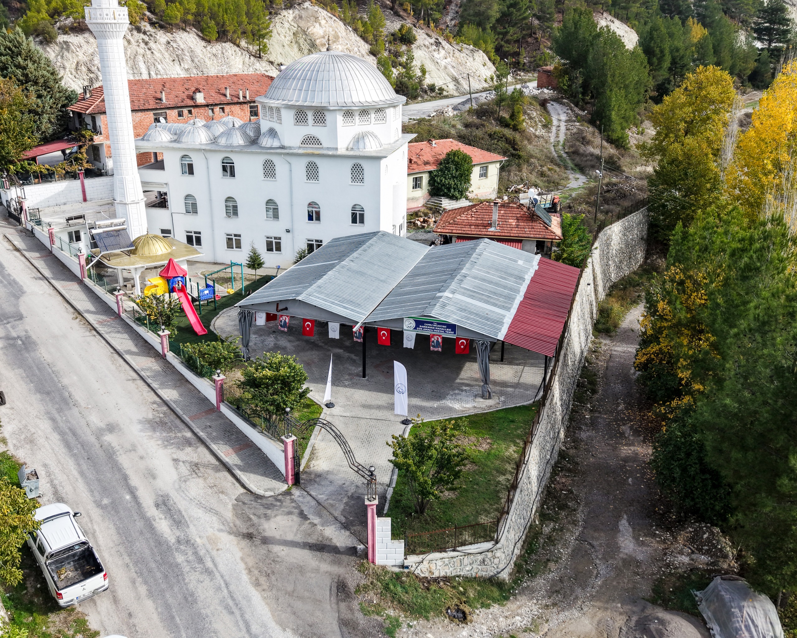 Sarikavak Mahallesi̇’ne Yeni̇ Sosyal Tesi̇s Kazandirildi (3)