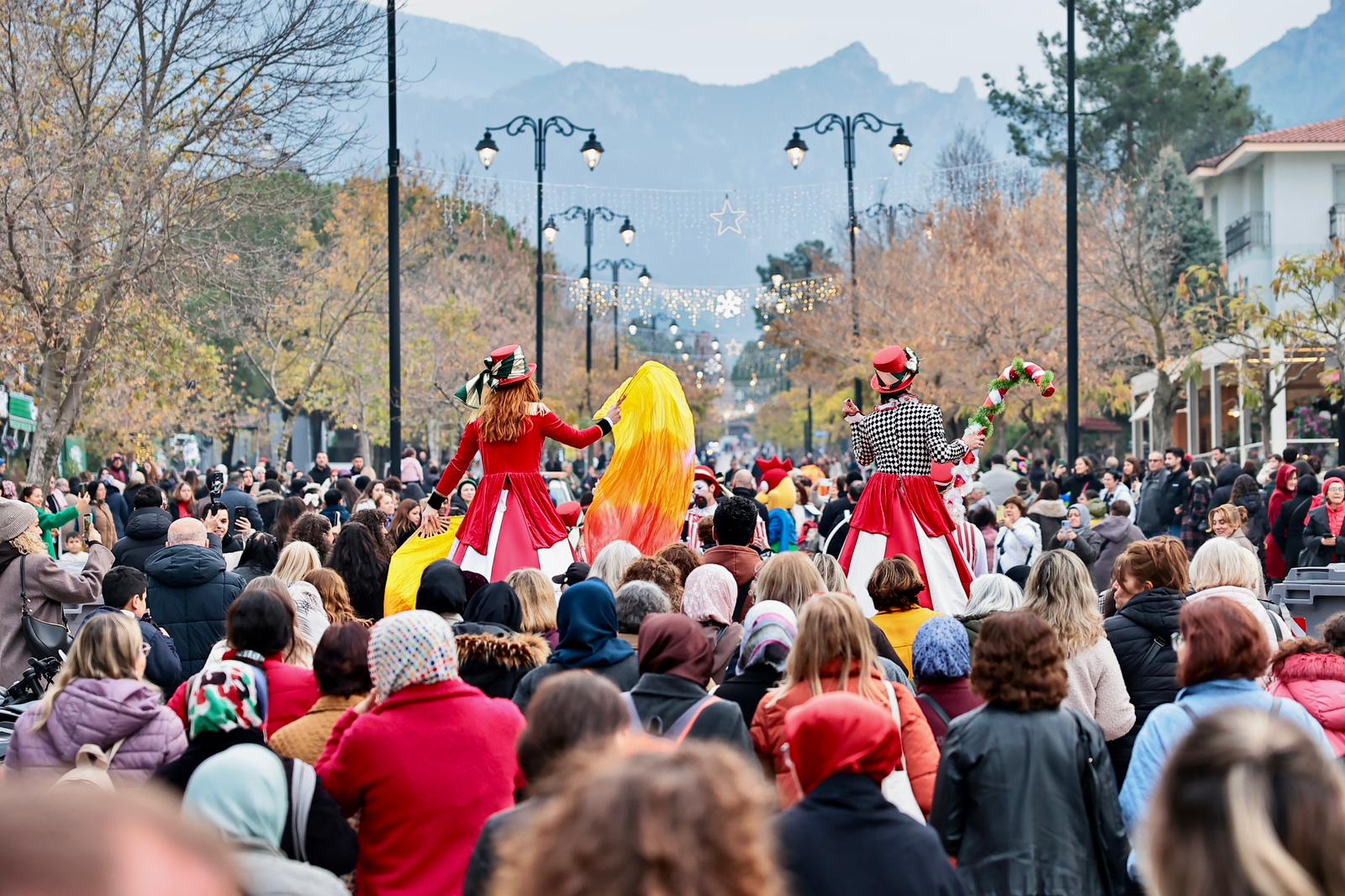 Denizli Büyükşehir’in Yılbaşı Festivali Renkli Görüntülerle Başladı (11)