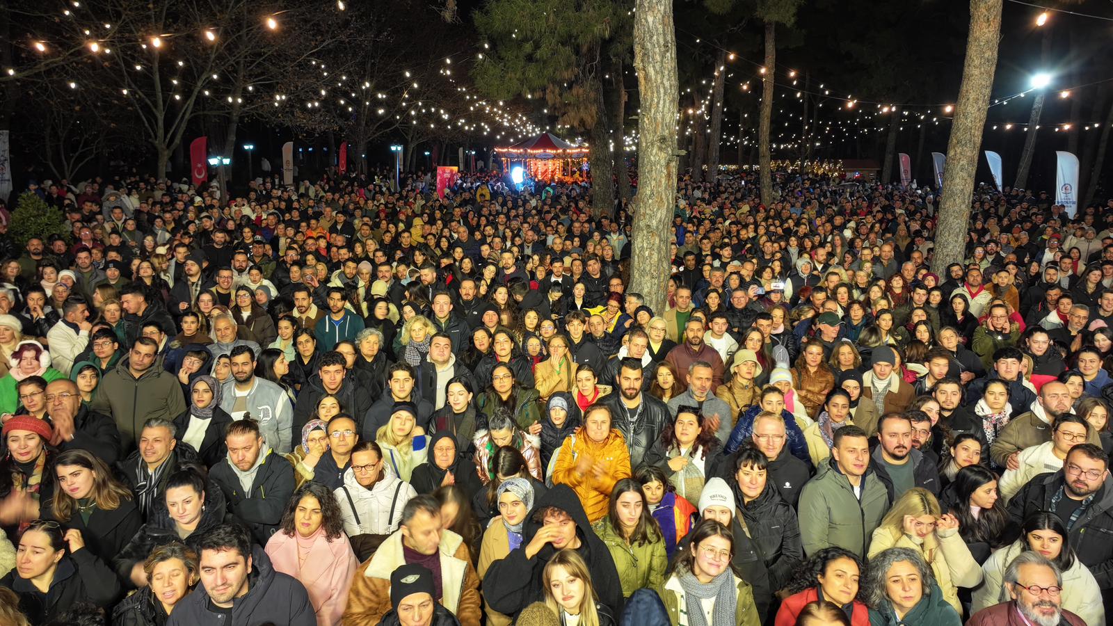 Denizli Büyükşehir’in Yılbaşı Festivali Renkli Görüntülerle Başladı (8)