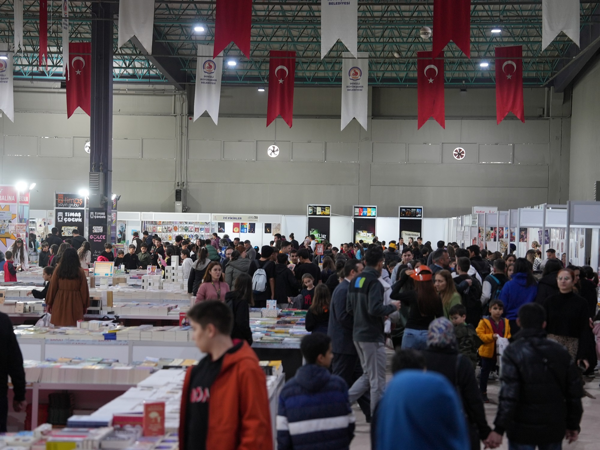 Denizli Kitap Fuarı Ziyaretçi Akınına Uğruyor (5)