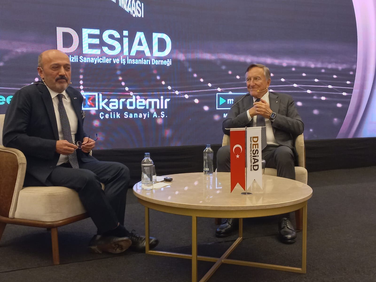 Desi̇ad Zi̇rvesi̇nde 'Zor Para Kolay Para' Di̇le Geti̇ri̇ldi̇, Eczacibaşi'ndan 'Hasta Kapi̇tali̇zm' Vurgusu! (4)