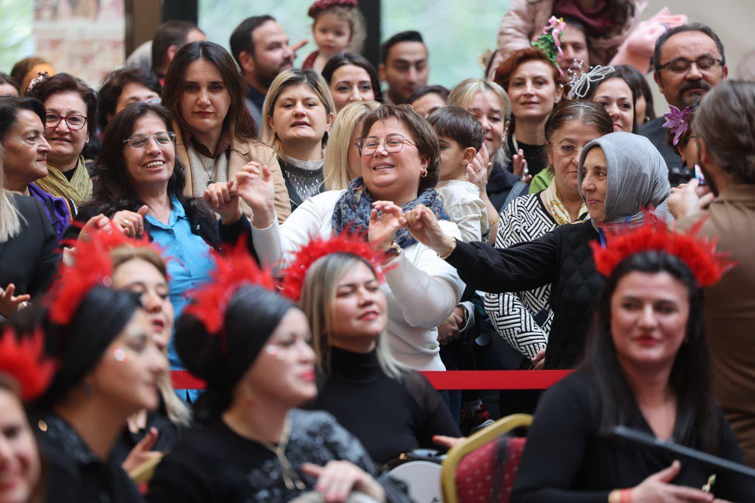 Gi̇ri̇şi̇mci̇ Kadinlar Ve El Emeği̇ Festi̇vali̇ Dolu Dolu Geçti̇ (38)