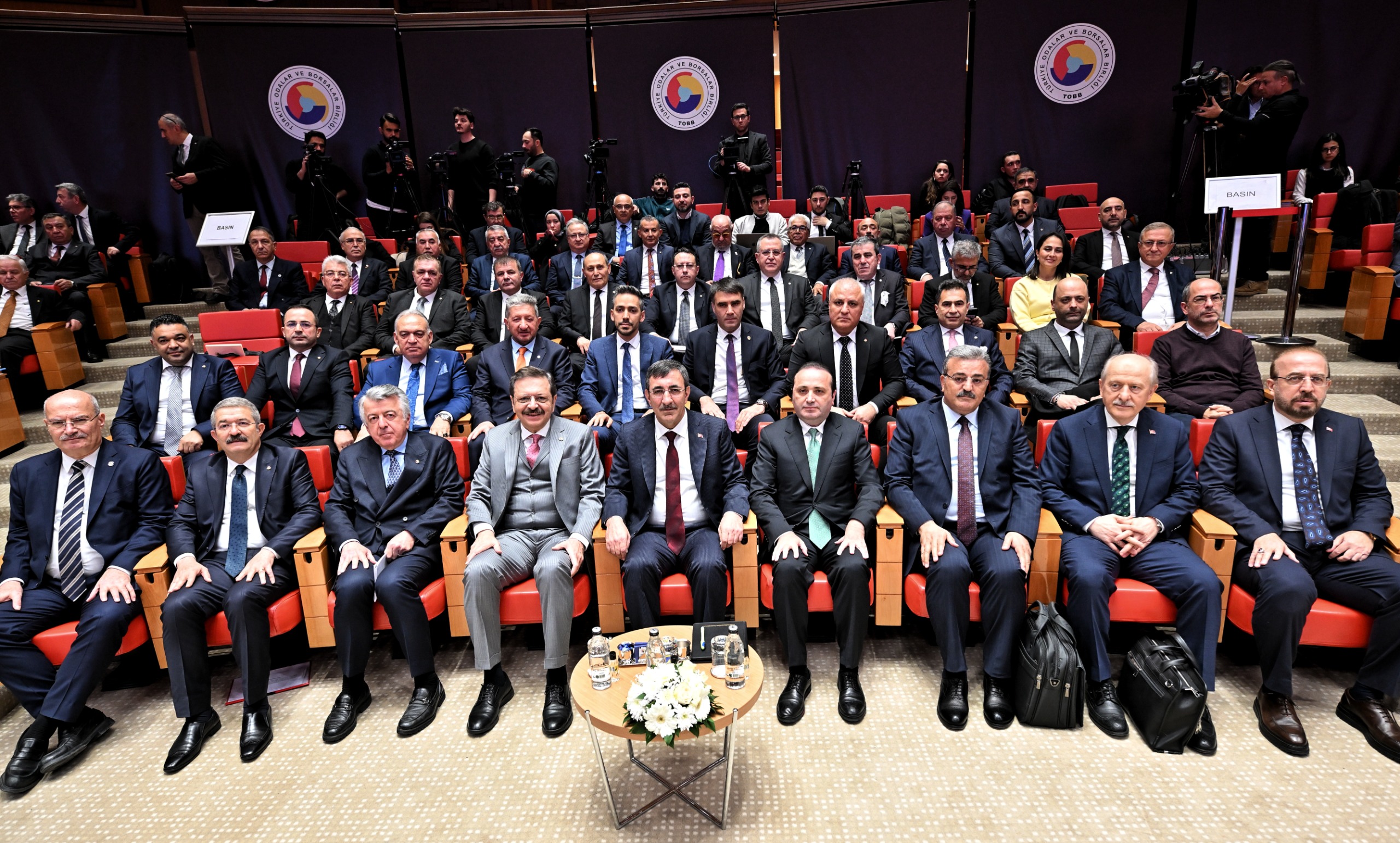 Kasapoğlu Deni̇zli̇’yi̇ Temsi̇len Sanayi̇ci̇leri̇n Sorunlarini Bi̇r Kez Daha Ankara’da Gündeme Taşidi (6)