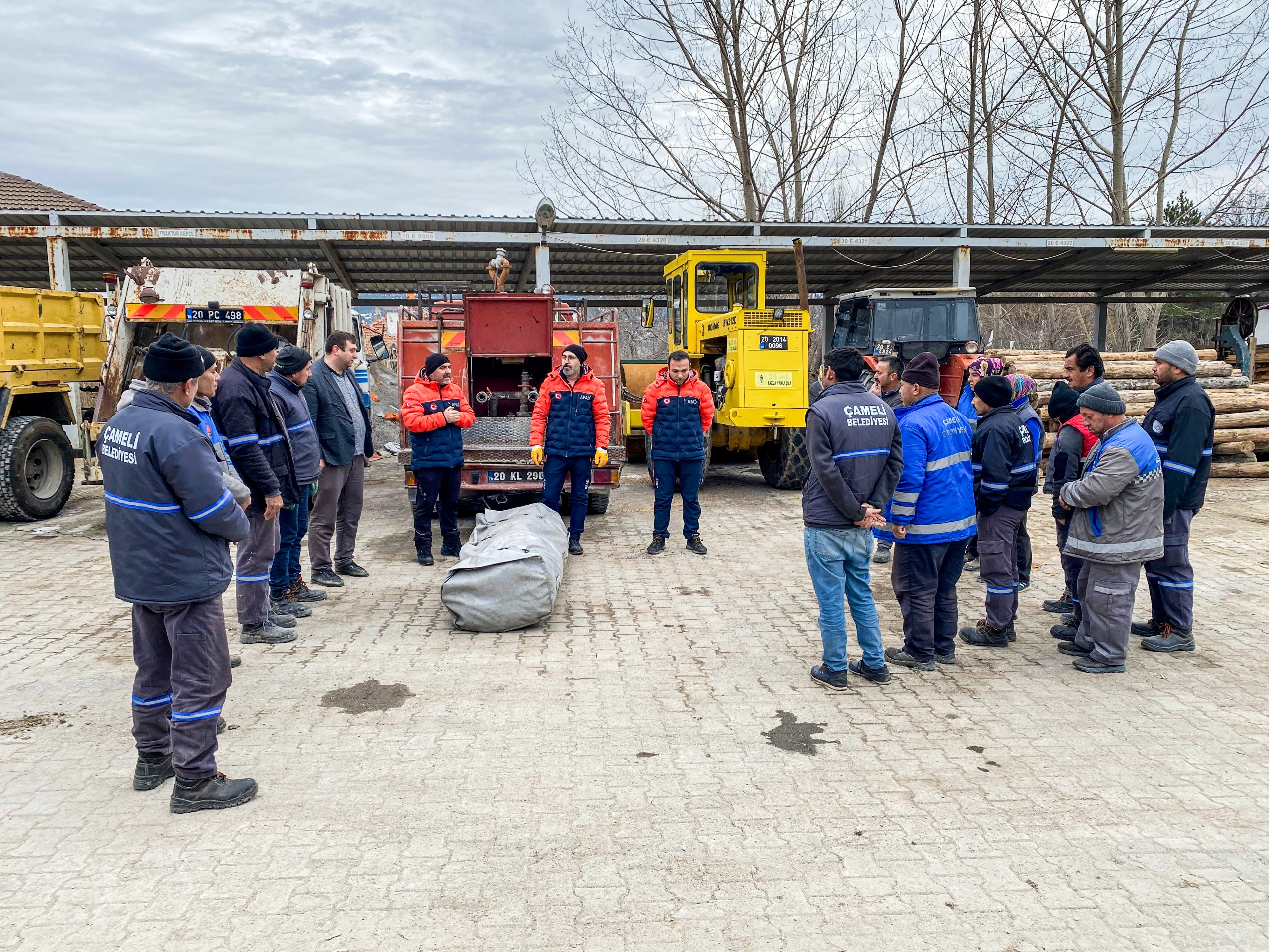Çameli̇’de Yerel Destek Eki̇bi̇ne Afad’dan Çadir Kurma Eği̇ti̇mi̇ (3)