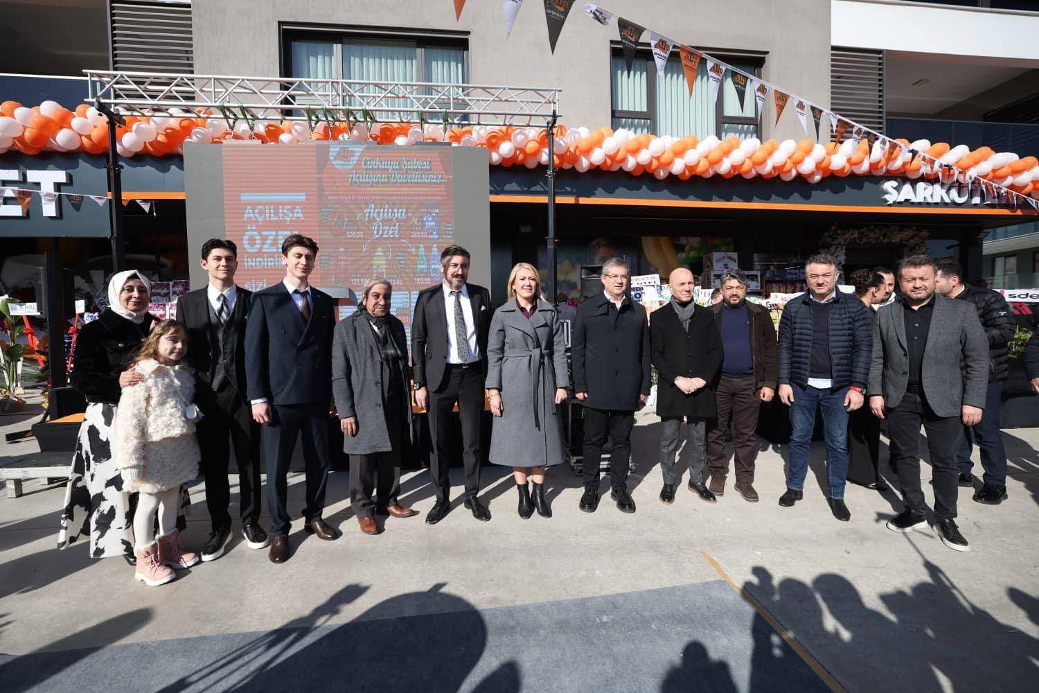 Ci̇nkaya’da Dev Açiliş! Alp Market’ten Yerel Ekonomi̇ Hamlesi̇! (1)