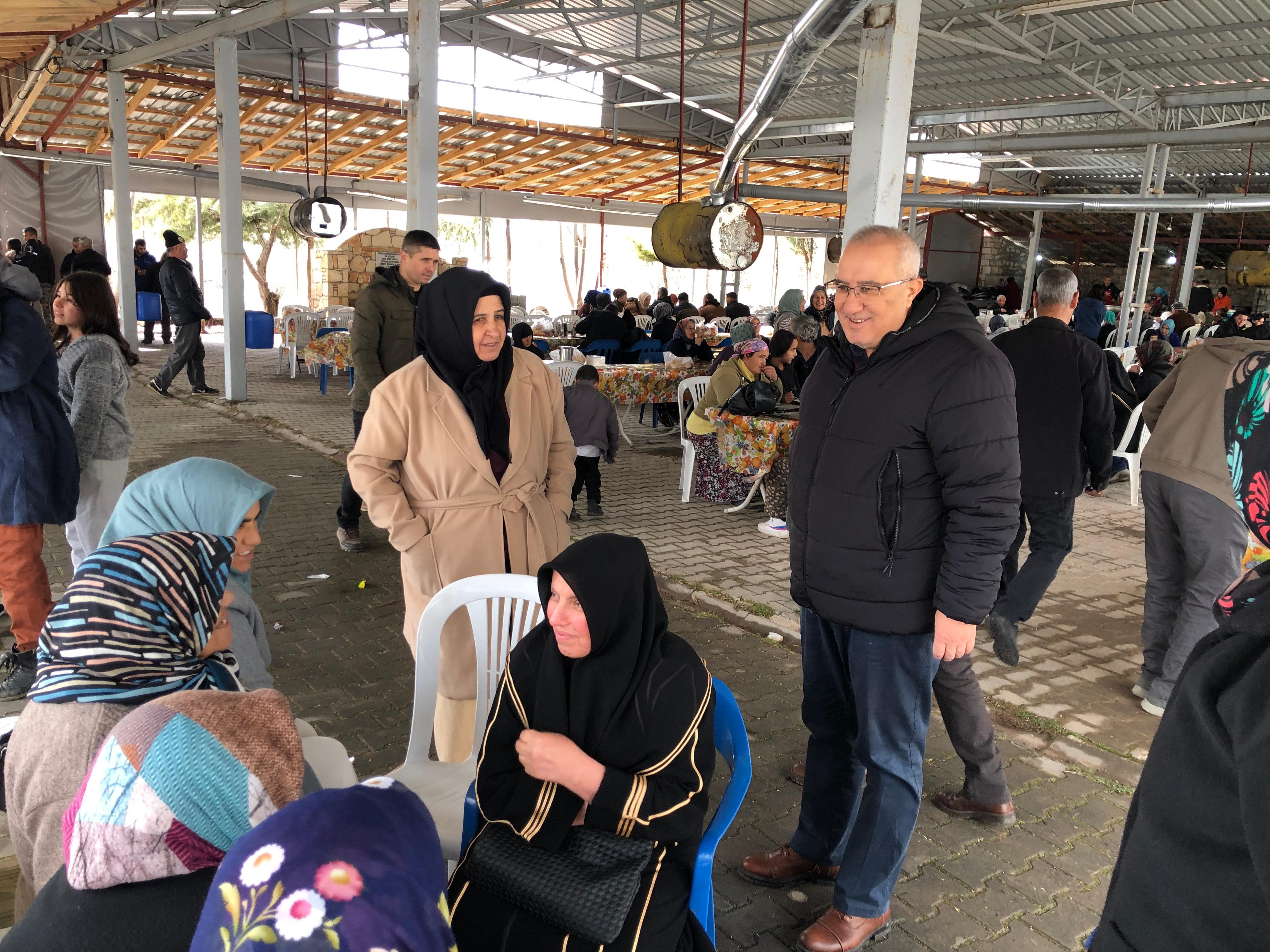 Umreden Dönen Hemşehri̇lere Kolak Mahallesi̇’nde Anlamli Karşilama (1)