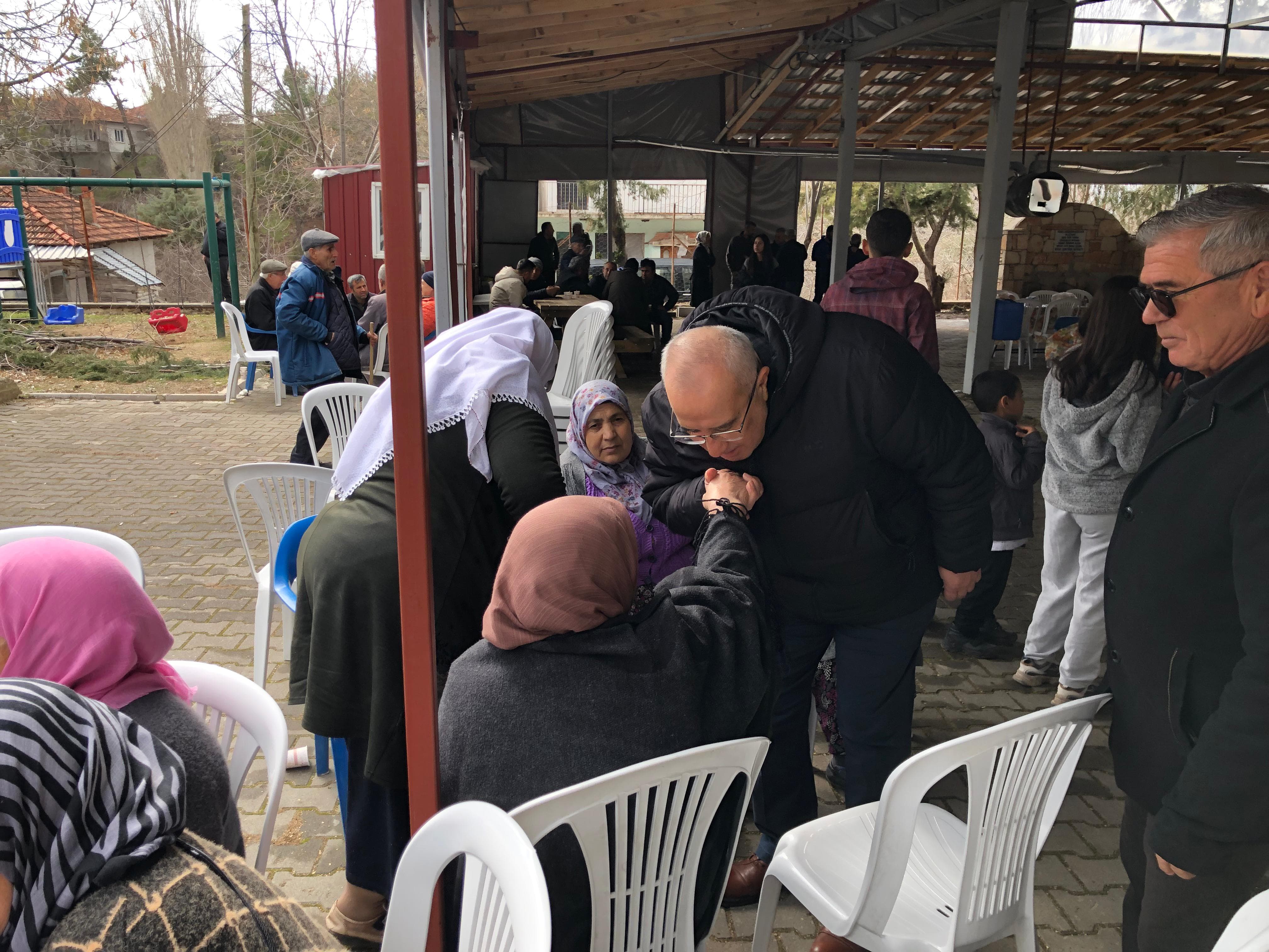 Umreden Dönen Hemşehri̇lere Kolak Mahallesi̇’nde Anlamli Karşilama (3)