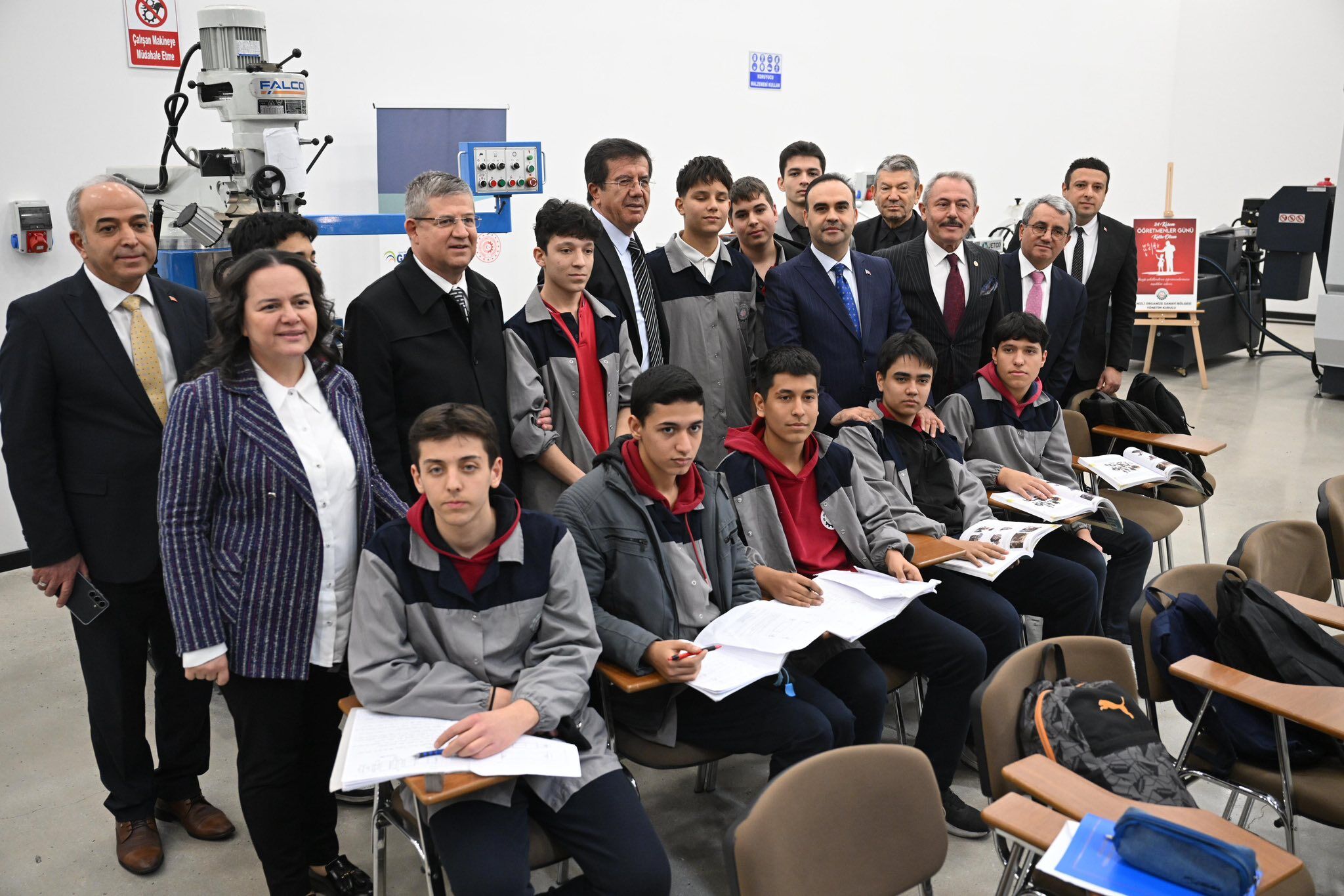 Deni̇zli̇ Sanayi̇si̇ni̇n Tari̇hi̇ Günü ‘Deni̇zli̇ Model Fabri̇ka' Açildi! (5)