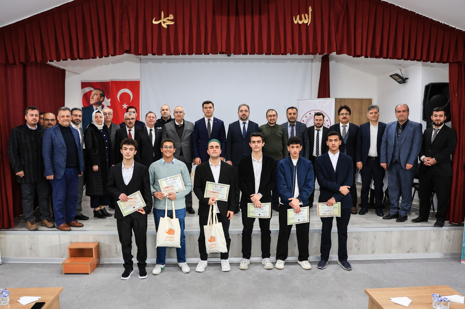 Genç Sada Kur’an I Keri̇m’i̇ Güzel Okuma Ve Hafizlik İl Fi̇nali̇ Çameli̇’de Yapildi (2)