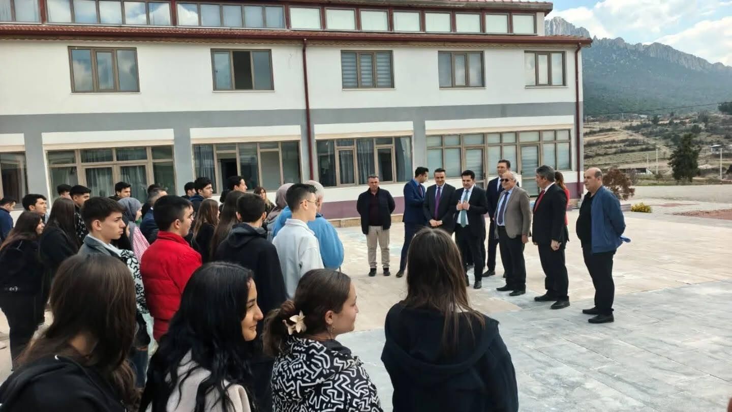 645059744 18516914854074322 6479450750392008137 N