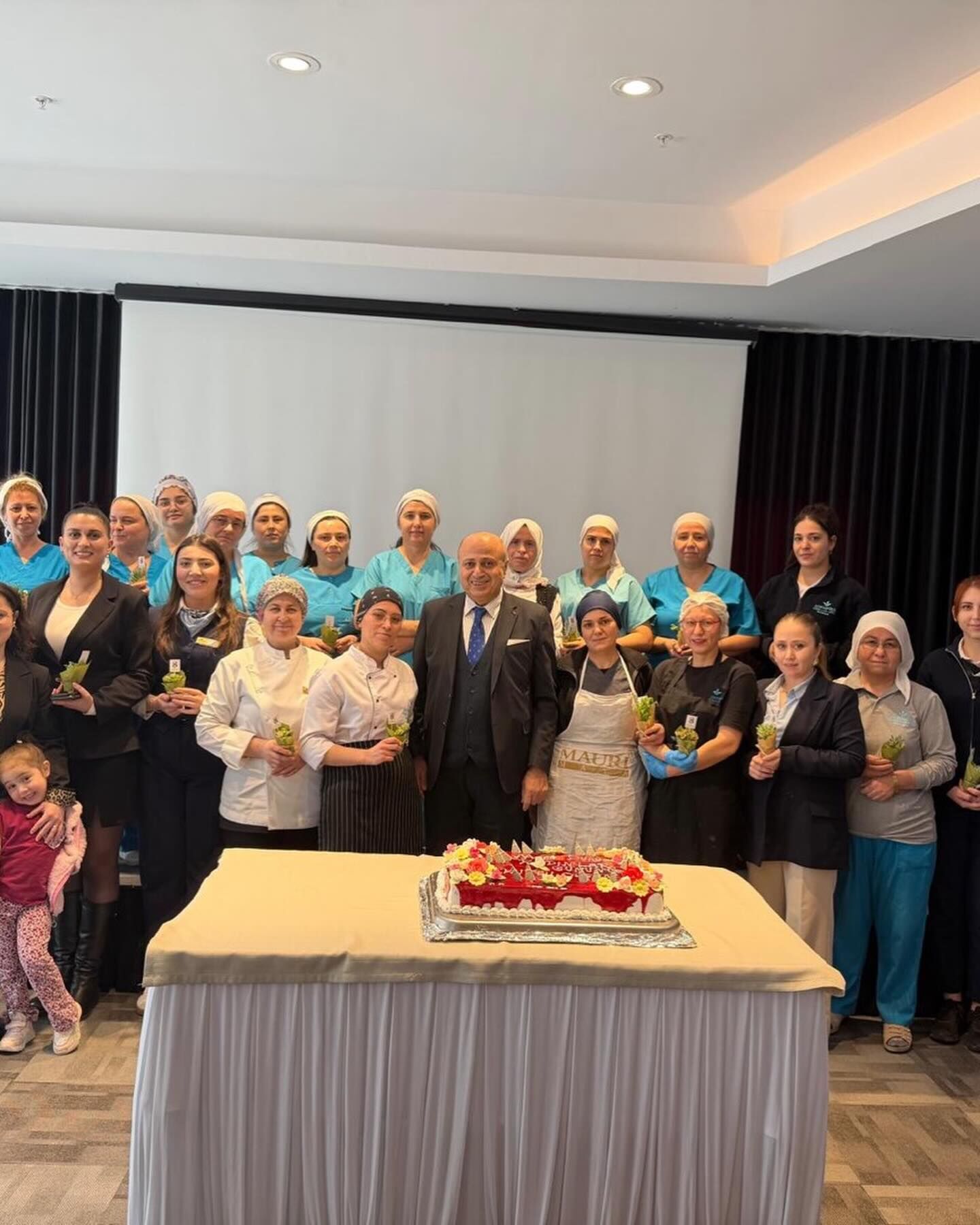 649164156 18566831602050742 8881104004414781468 N (1)