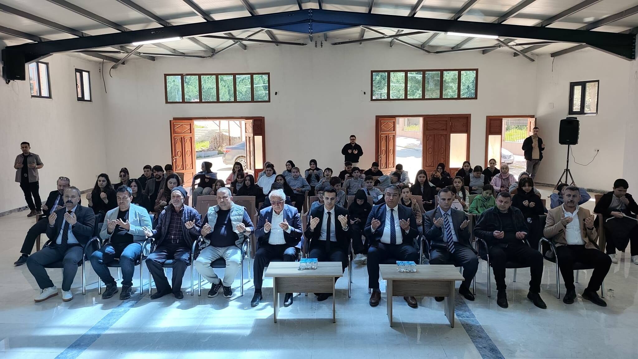 678237503 26567327092923428 5723419856790325503 N