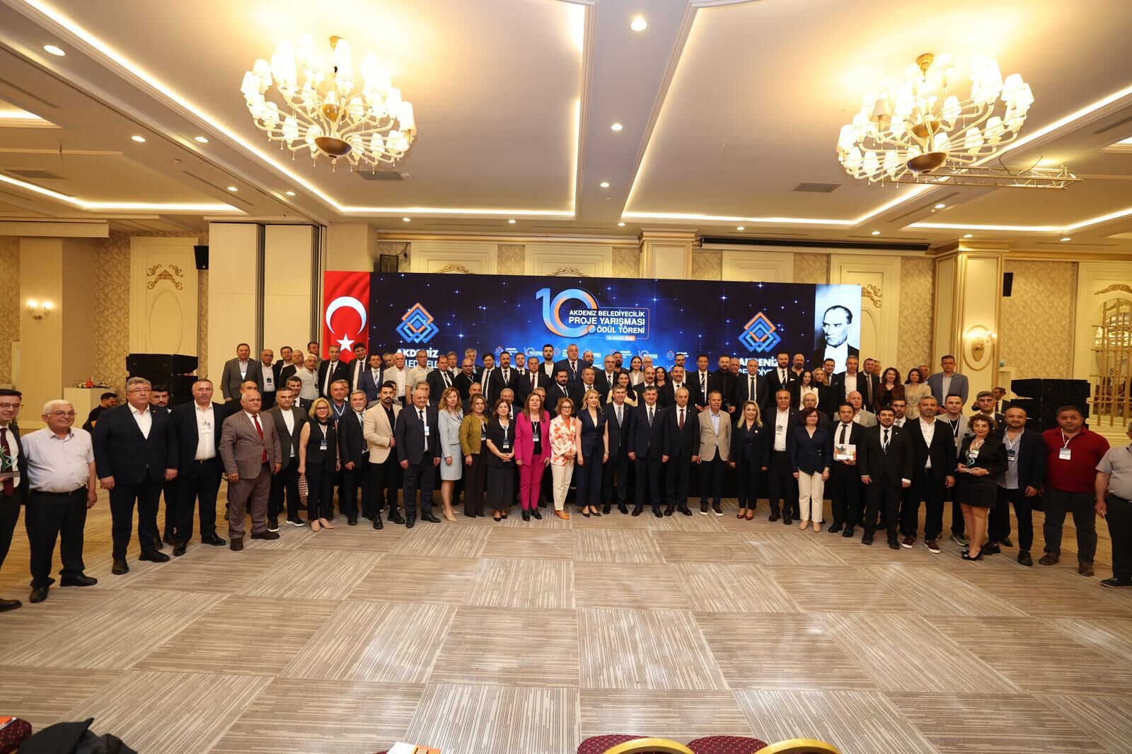 T.c. Merkezefendi̇ Beledi̇yesi̇ Atatürk Bi̇li̇m Merkezi̇’ne Ödül (11)