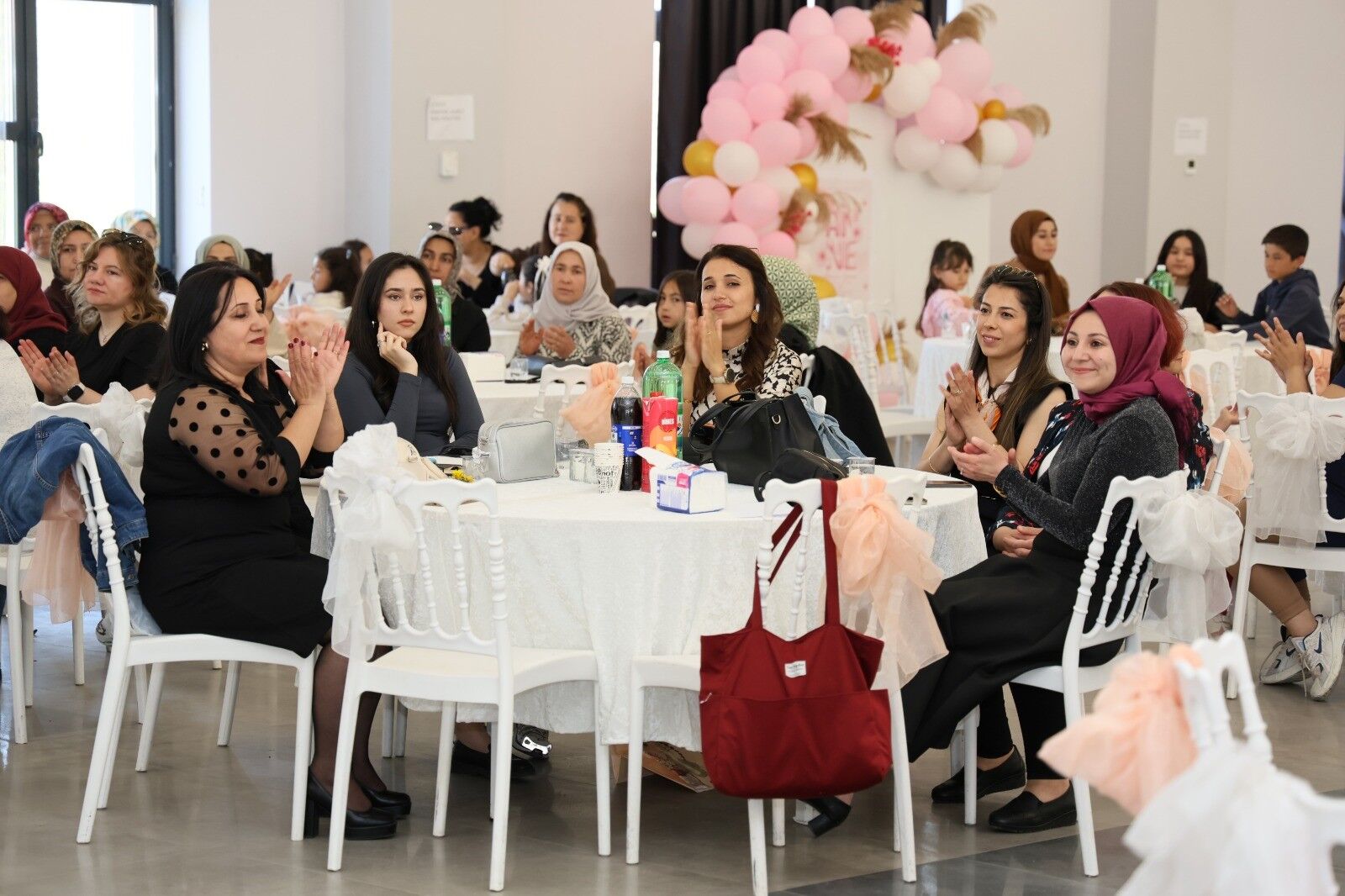 Çameli̇ Beledi̇yesi̇ Annelere Özel Etki̇nli̇k Düzenledi̇ (3)