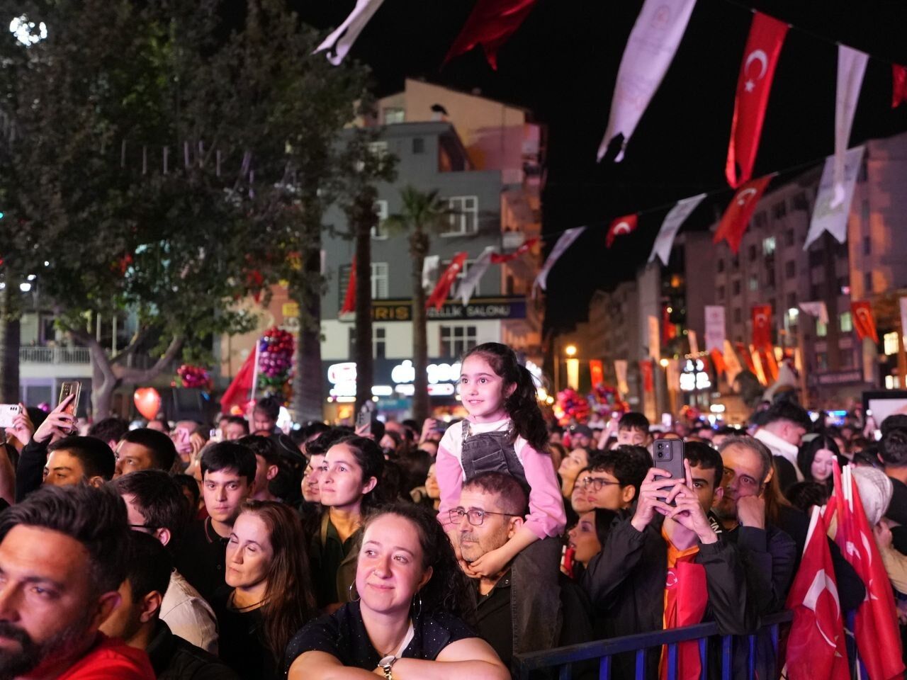 Denizli’de Dev Buluşma On Binler Sefo Konserine Akın Etti (11)
