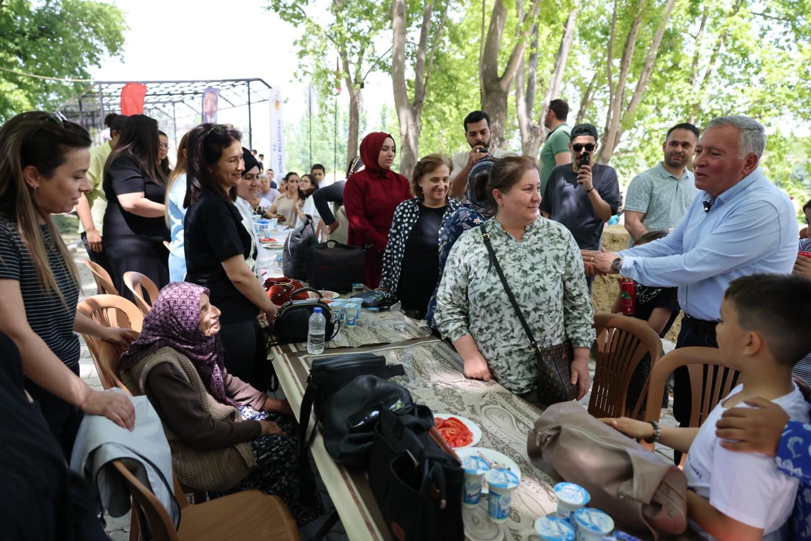 Honaz Beledi̇yesi̇ Tarafindan Düzenlenen Anneler Günü Etki̇nli̇ği̇ne Yoğun Katilim (3)