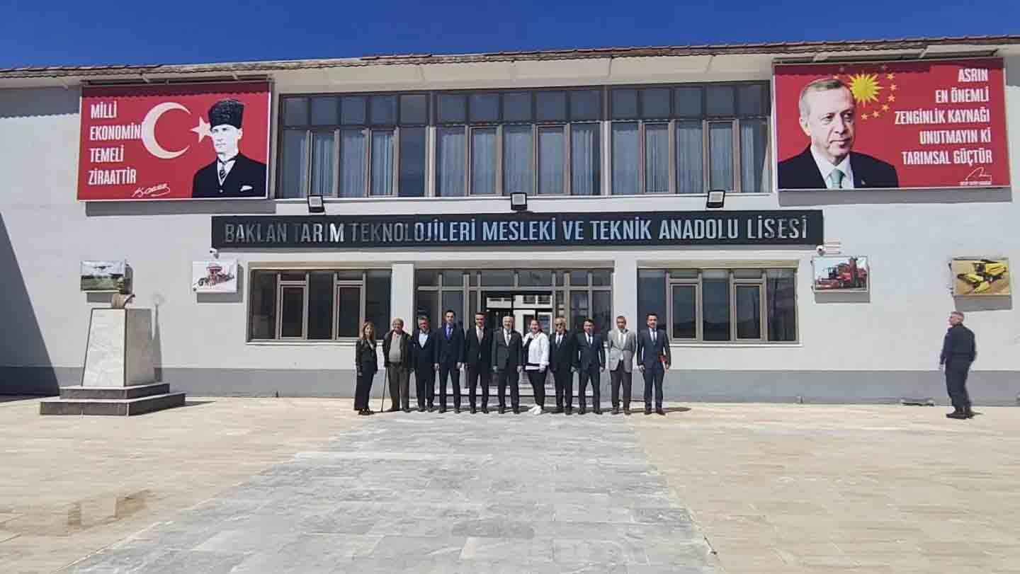Vali Köşger’den Baklan’daki Tarım Lisesine Ziyaret! Öğrencilere Sera Müjdesi