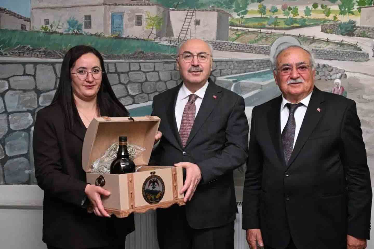Vali Köşger’den Baklan’daki Tarım Lisesine Ziyaret! Öğrencilere Sera Müjdesi1