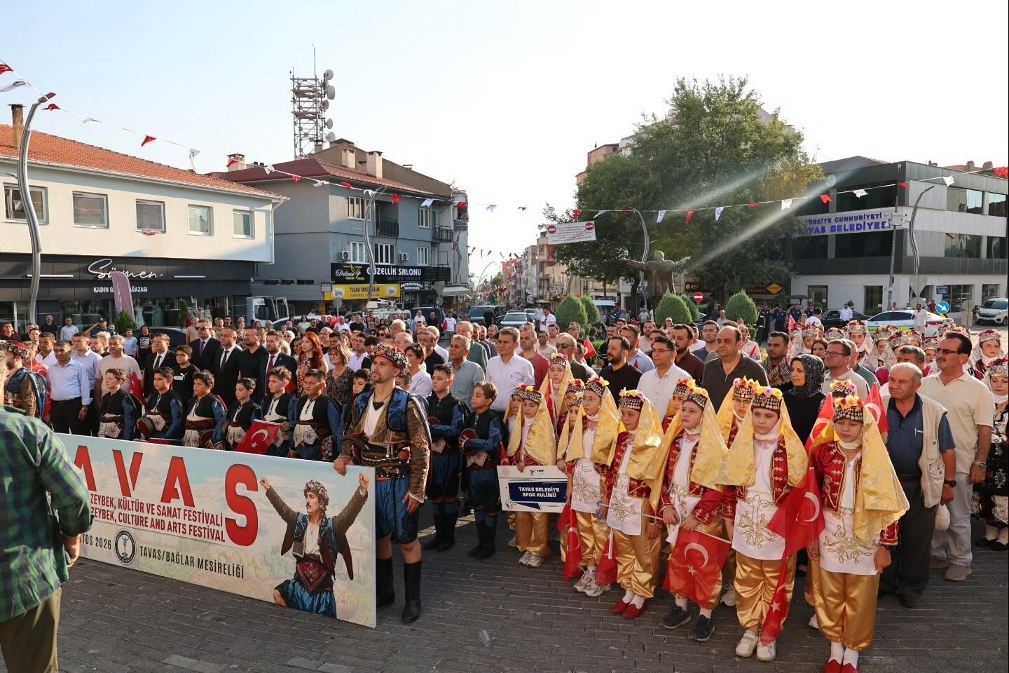 Deni̇zli̇ 8. Tavas Zeybek, Kültür Ve Sanat Festi̇vali̇ Kortej Yürüyüşüyle Başladi (4)