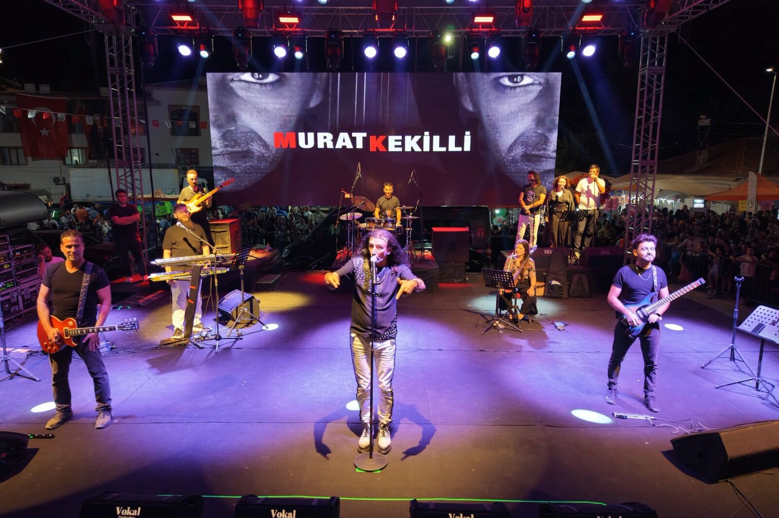 Çal’da Festi̇val Coşkusu Murat Keki̇lli̇ Konseri̇yle Zi̇rve Yapti (1)