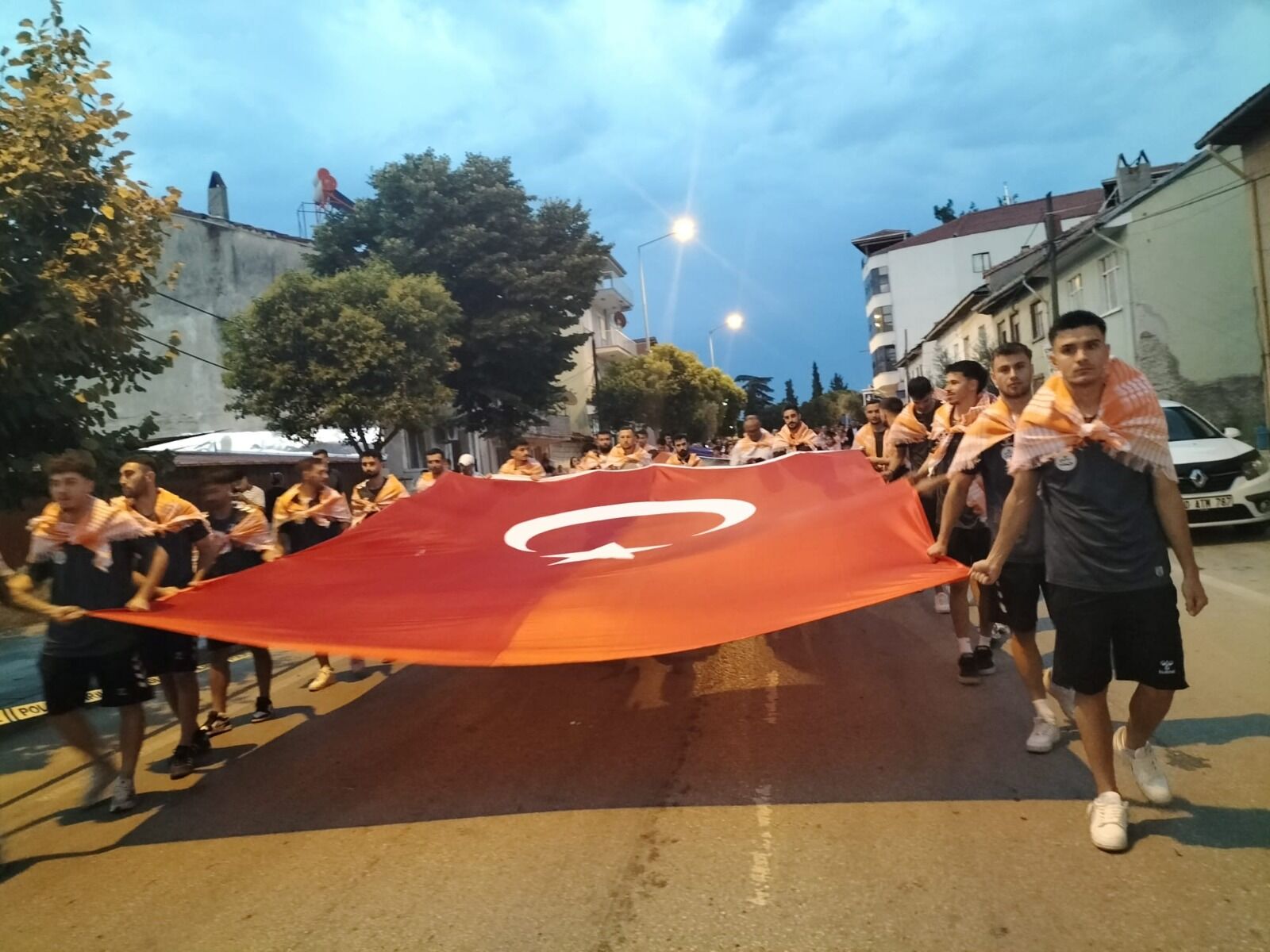 Çal’da Yağmur Di̇nmedi̇, Coşku Di̇nmedi̇! Bağbozumu’nda Kültür Ve Vefa Buluştu (2)