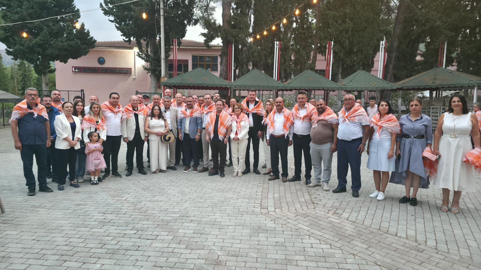 Çal’da Yağmur Di̇nmedi̇, Coşku Di̇nmedi̇! Bağbozumu’nda Kültür Ve Vefa Buluştu (6)
