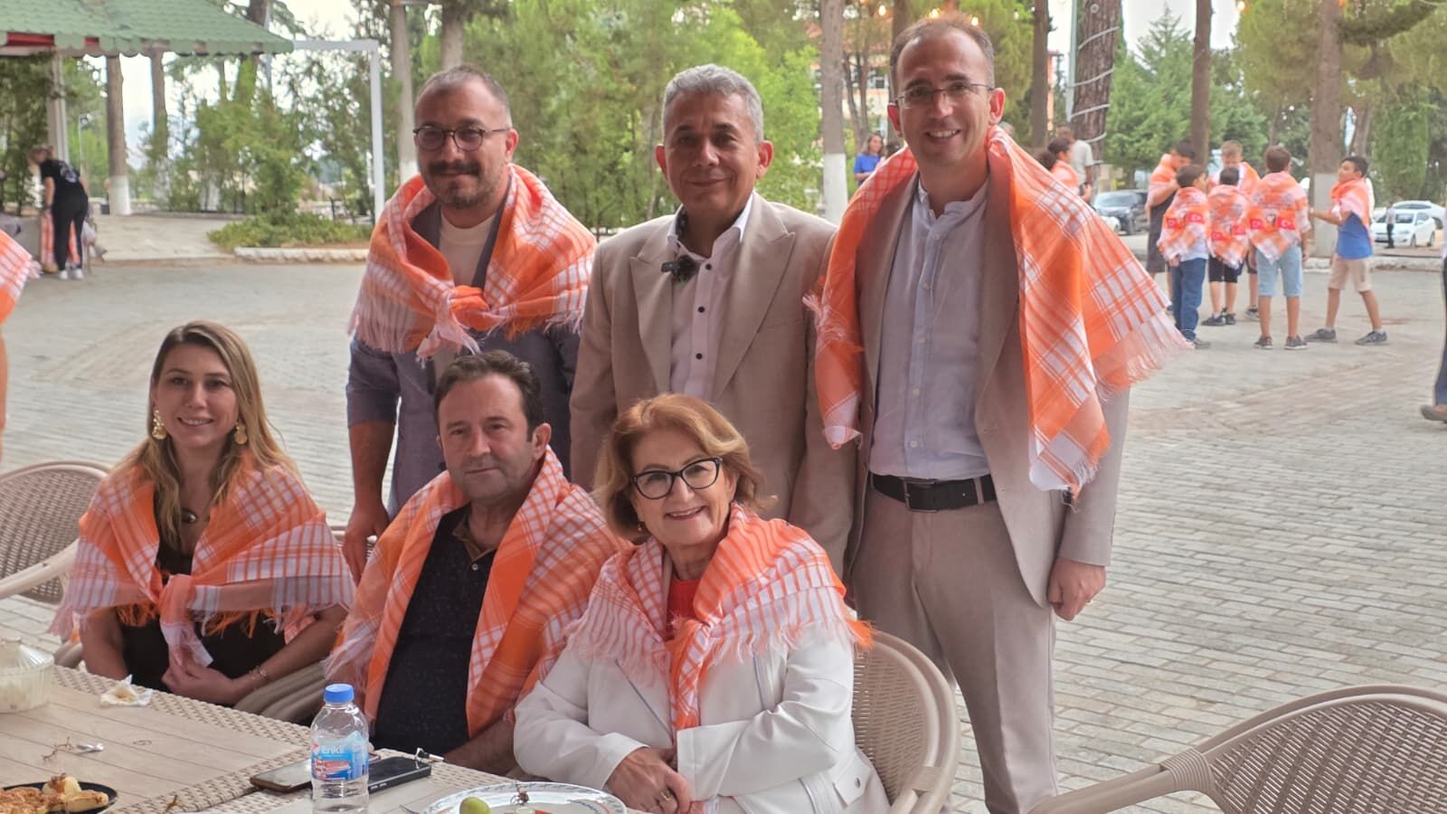 Çal’da Yağmur Di̇nmedi̇, Coşku Di̇nmedi̇! Bağbozumu’nda Kültür Ve Vefa Buluştu (7)