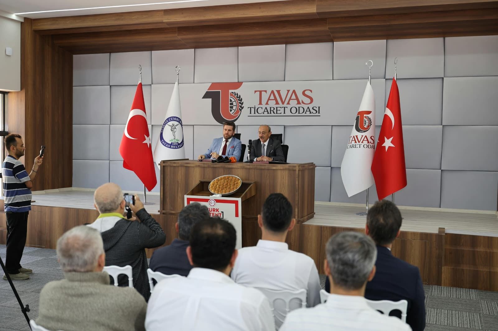 Tavas Baklavasi İçi̇n Yeni̇ Adim! Tanitim Ve Pazarlama Protokolü İmzalandi (1)